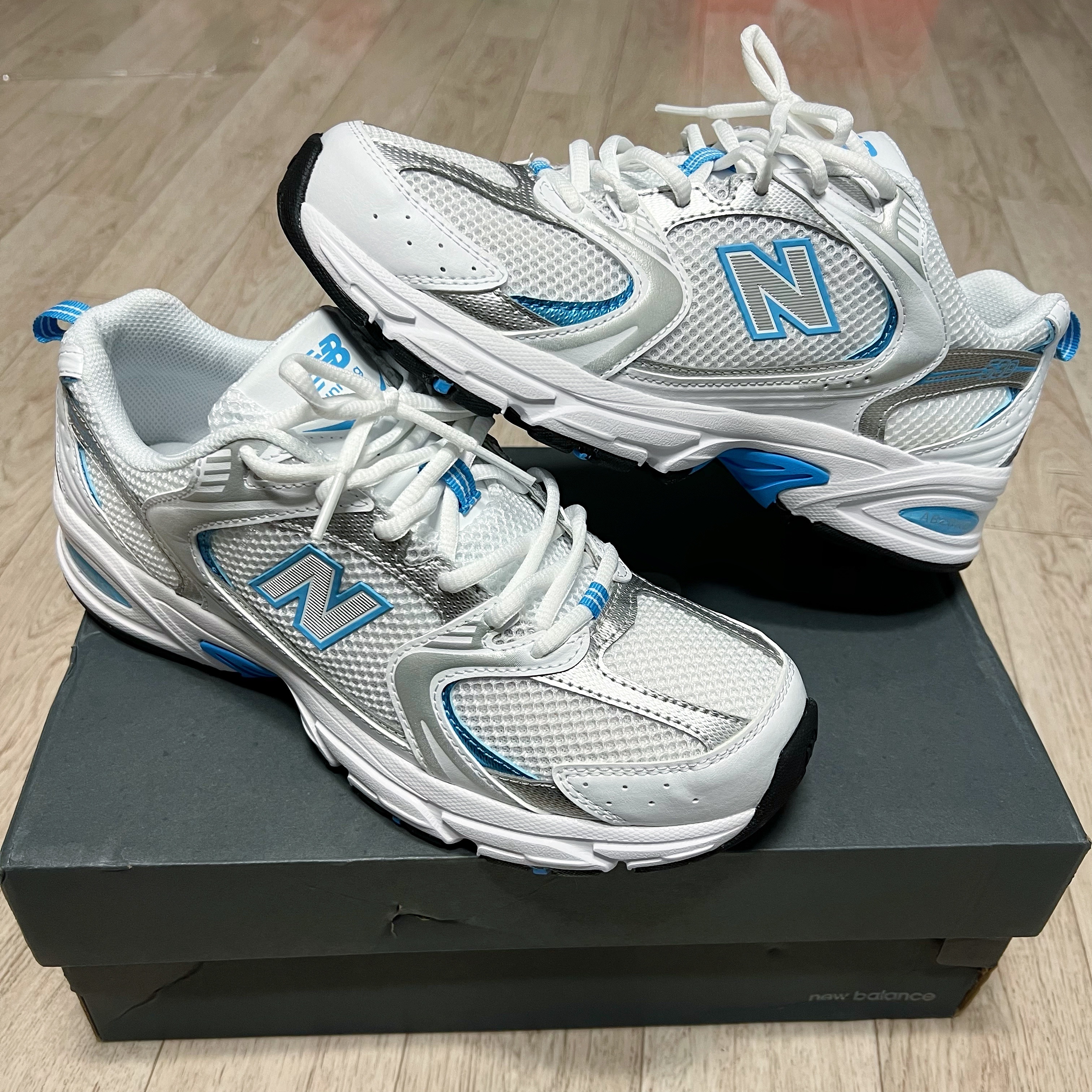 New Balance 530 Sky Blue 착용 스타일