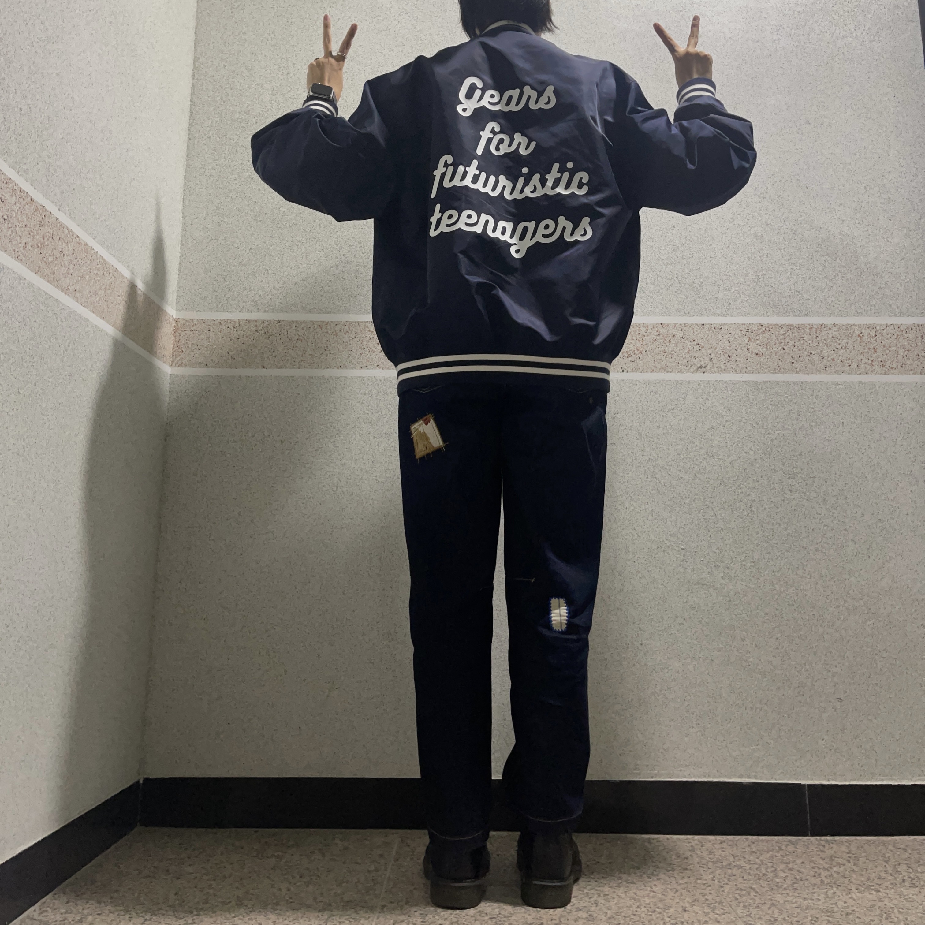 Maison Kitsune Dressed Fox Easy T-Shirt Black, Human Made Nylon Stadium Jacket Navy 착용 스타일 - 2
