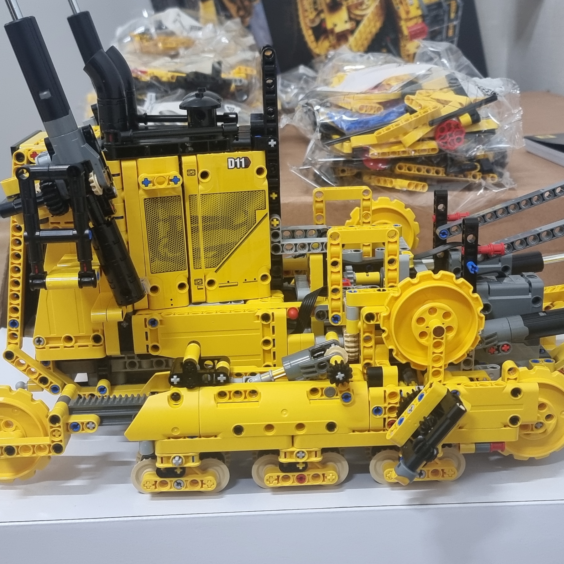 Lego Cat D11 Bulldozer (Korean Ver.) 착용 스타일 - 5