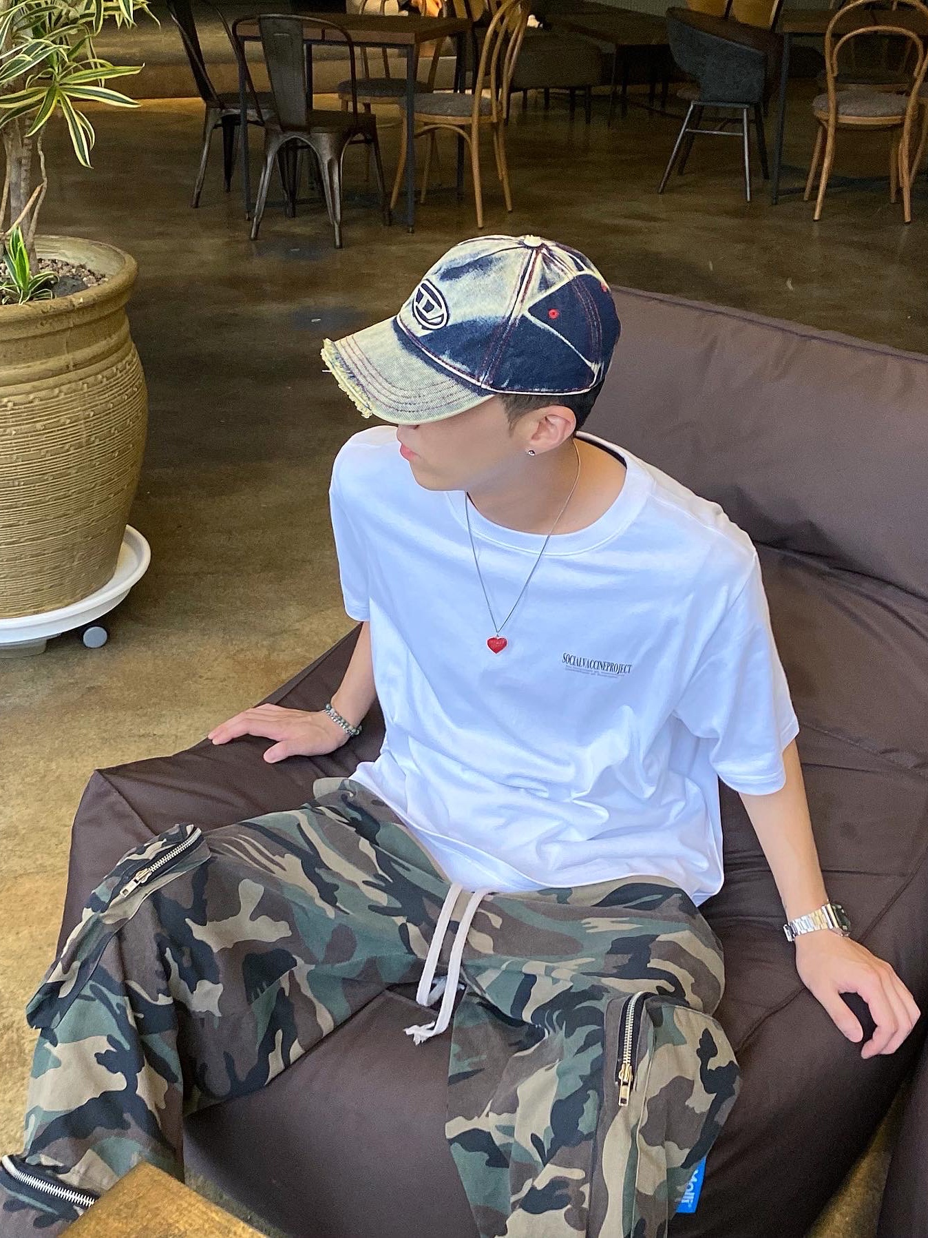Diesel C-Seymon Treated Denim Baseball Cap Blue White, Nike Air Kukini Triple Black 착용 스타일 - 2