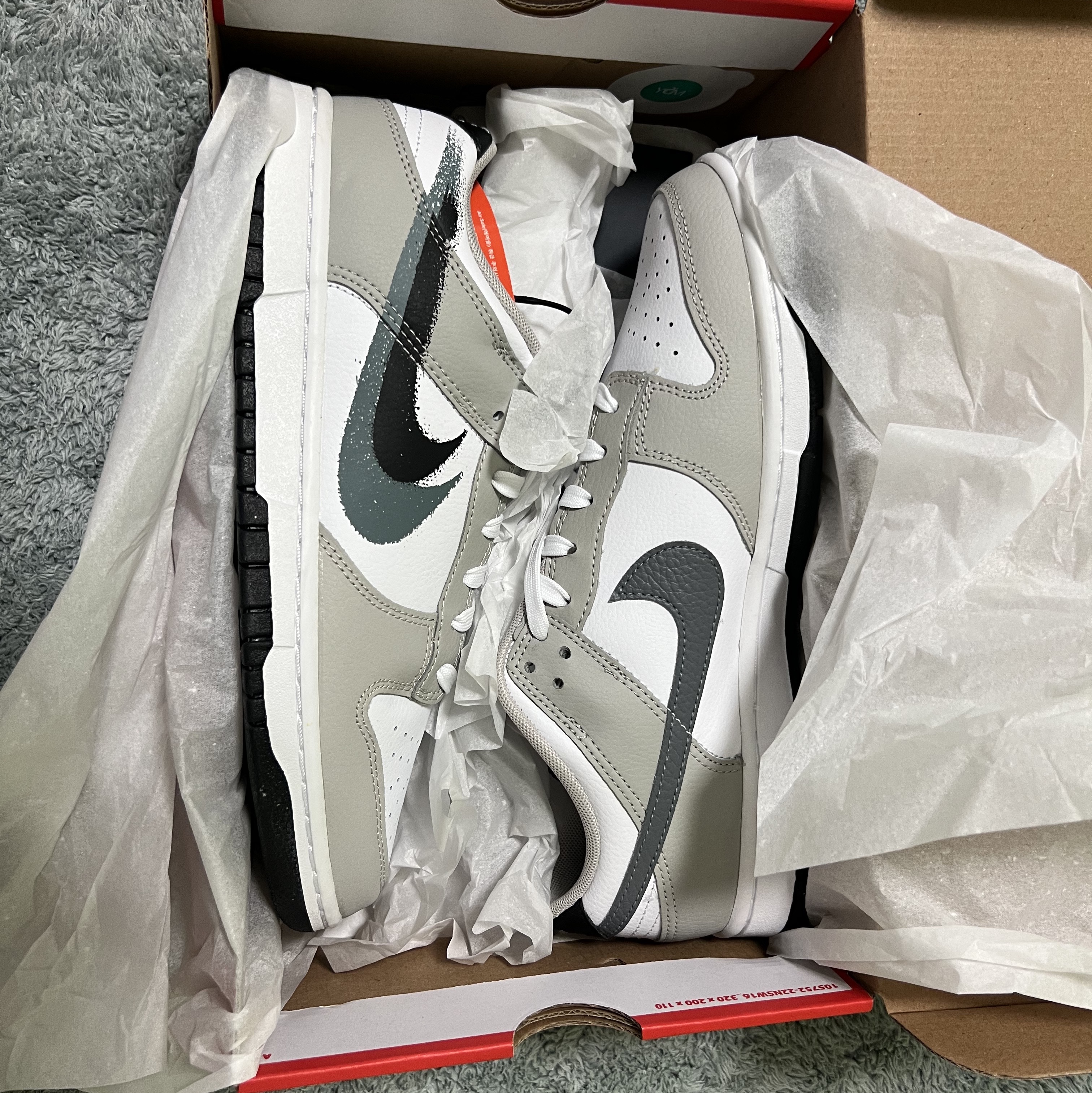 Nike Dunk Low Cool Grey White 착용 스타일