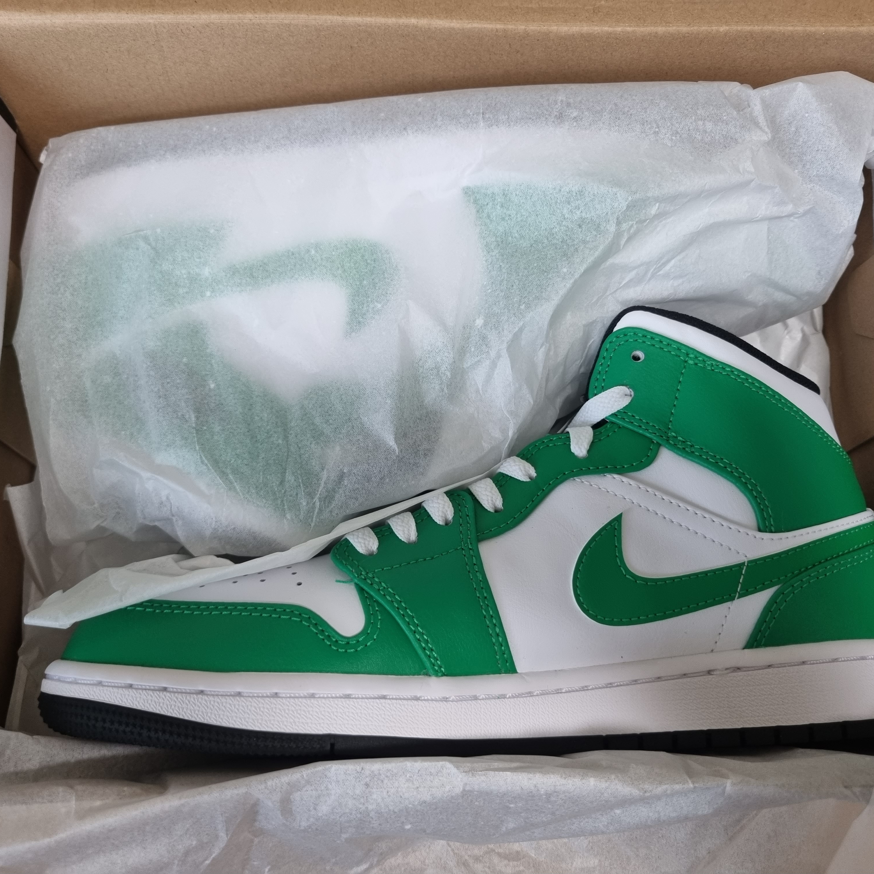 Jordan 1 Mid Lucky Green 착용 스타일