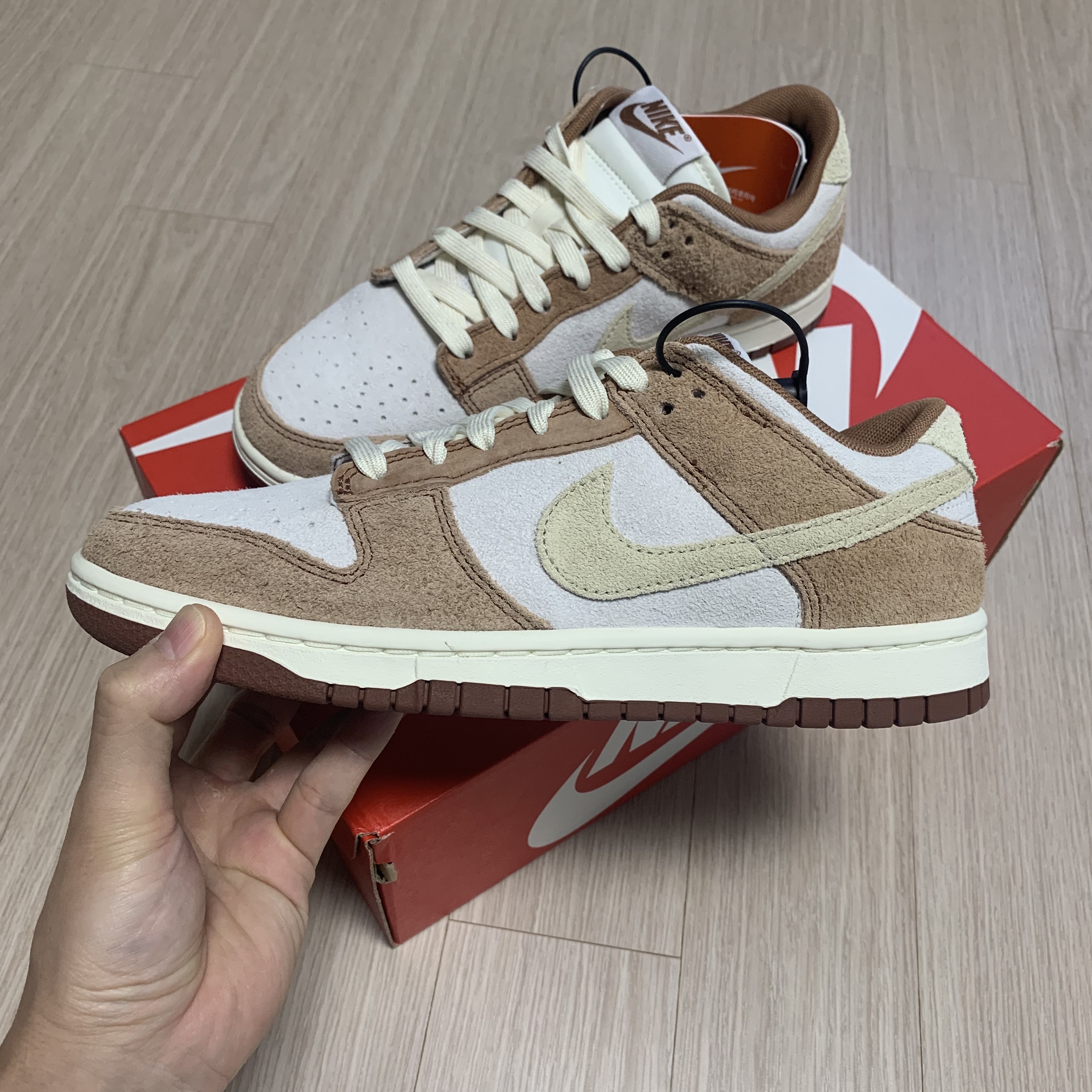 Nike Dunk Low Pro Premium Medium Curry 착용 스타일 - 2