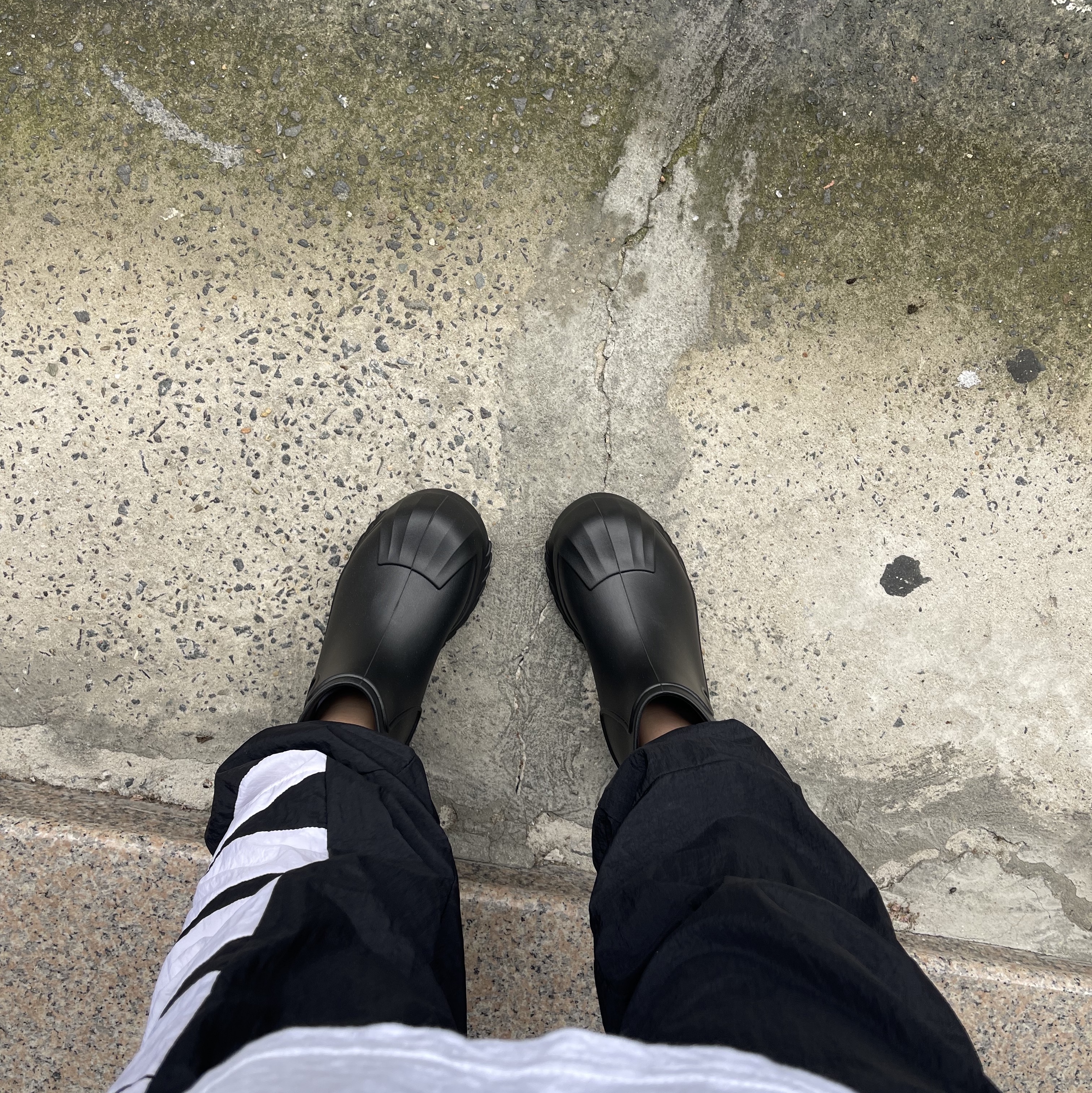 (W) Adidas Adifom Superstar Boot Black 착용 스타일 - 2