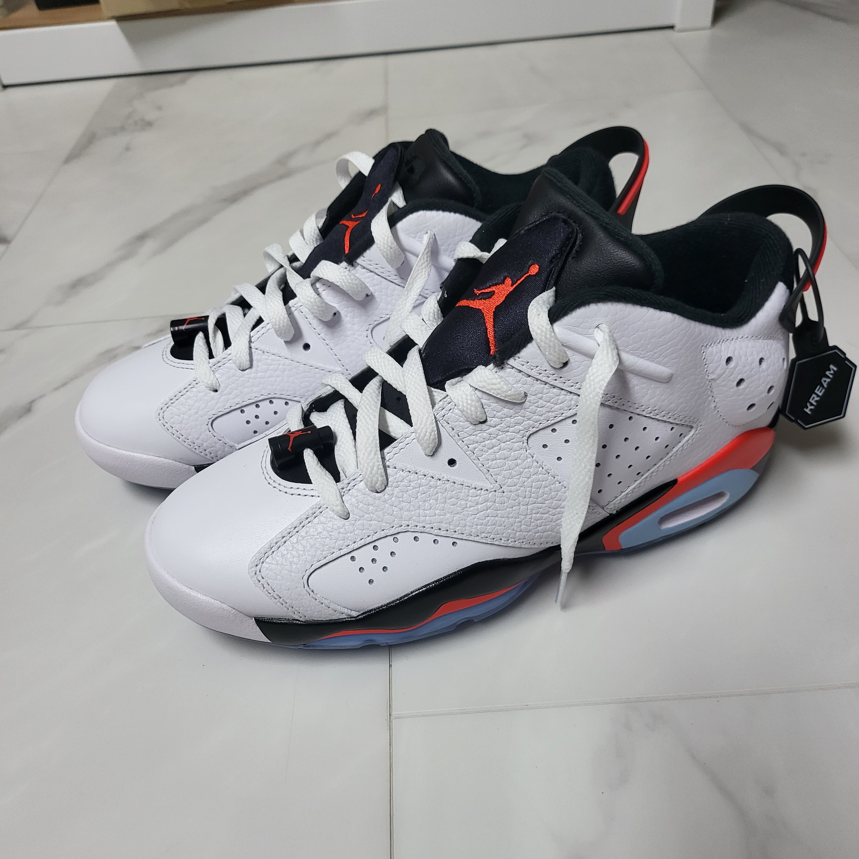 Jordan 6 Retro Low Golf White Infrared 23 착용 스타일 - 2