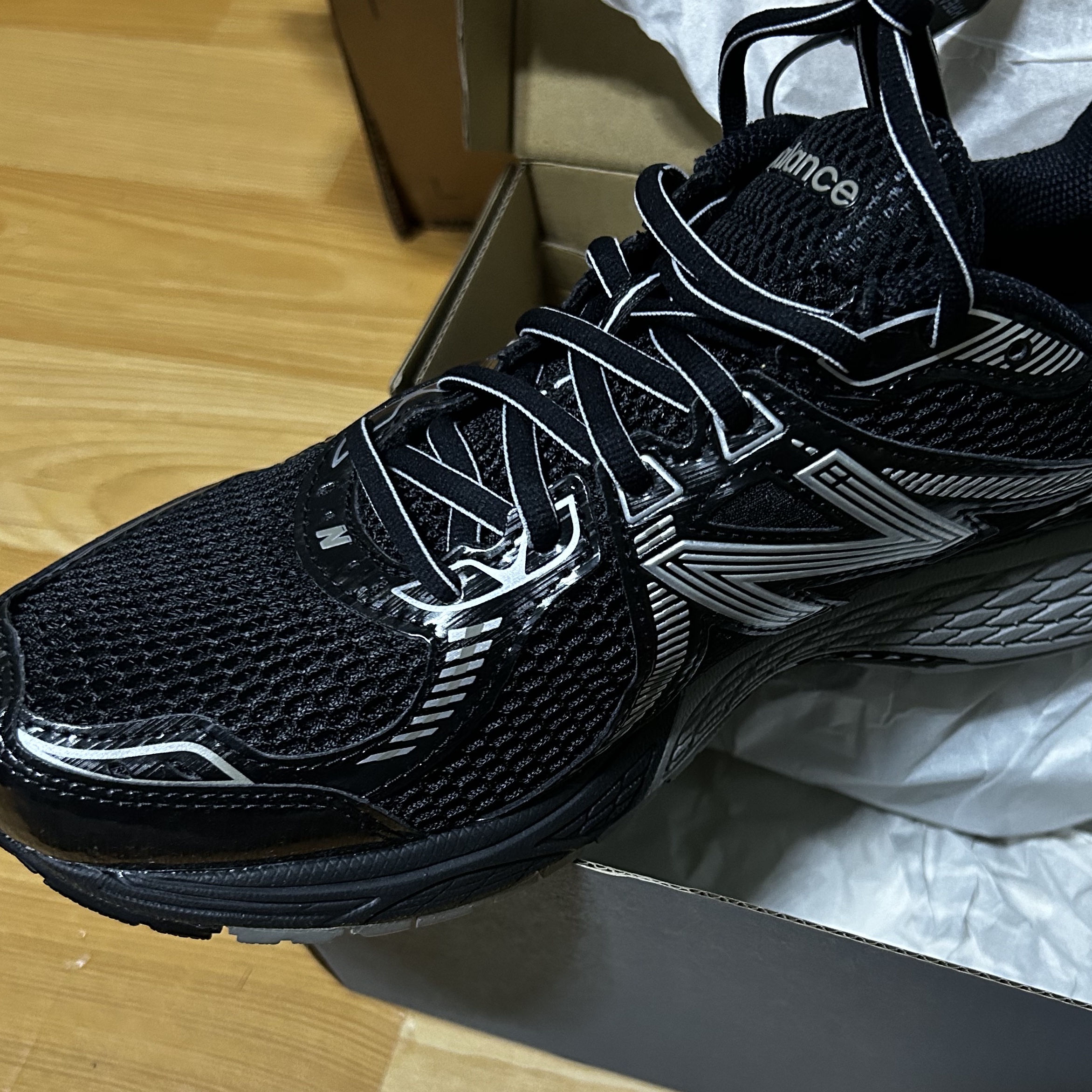 New Balance 860v2 Black Grey 착용 스타일