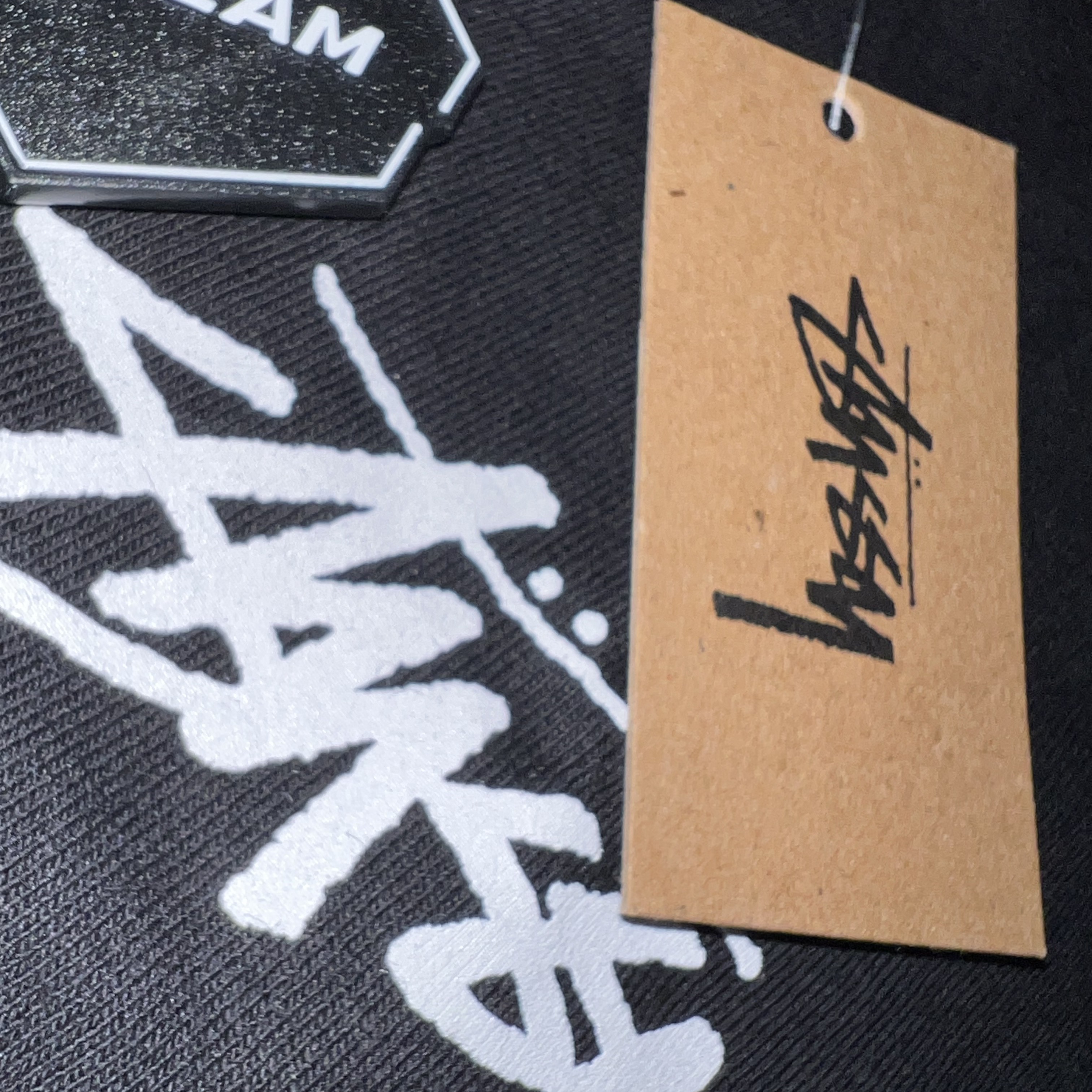 Stussy Shattered T-Shirt Black 착용 스타일 - 2