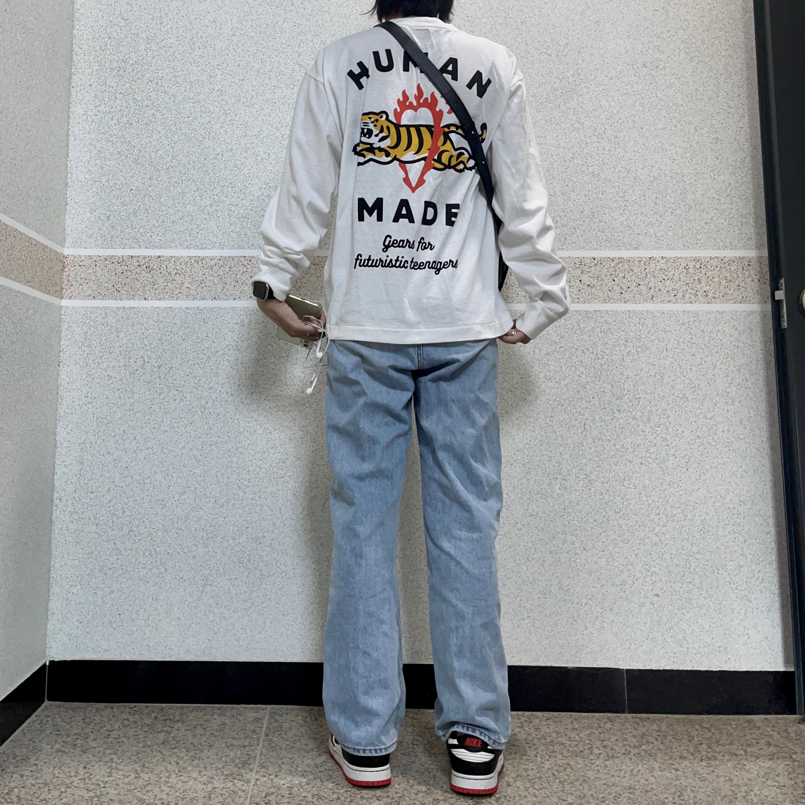 Human Made Graphic L/S T-Shirt #3 White, Nike x NBA Dunk Low Retro EMB Black and Chile Red 착용 스타일 - 1