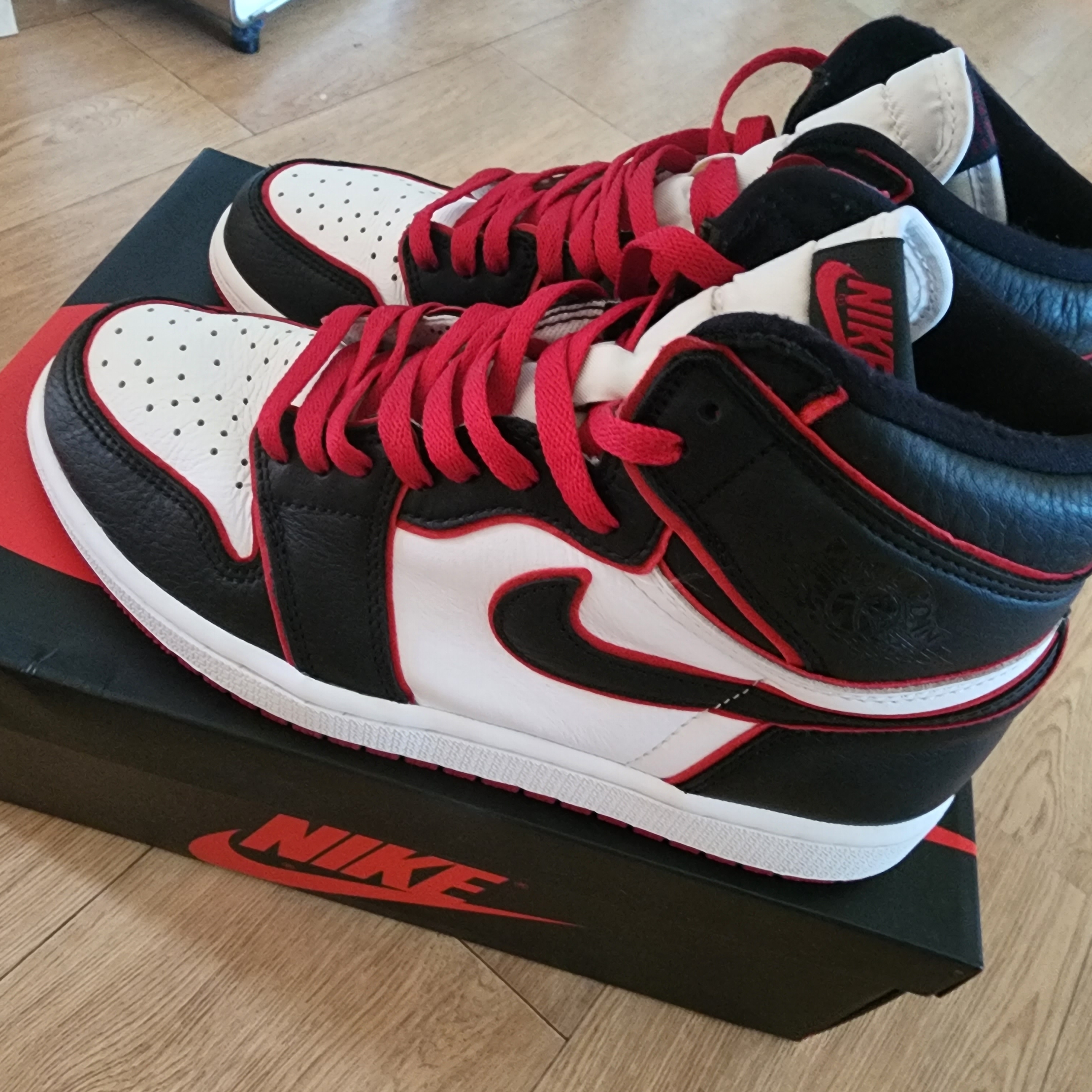 Jordan 1 Retro High OG Bloodline 착용 스타일 - 2