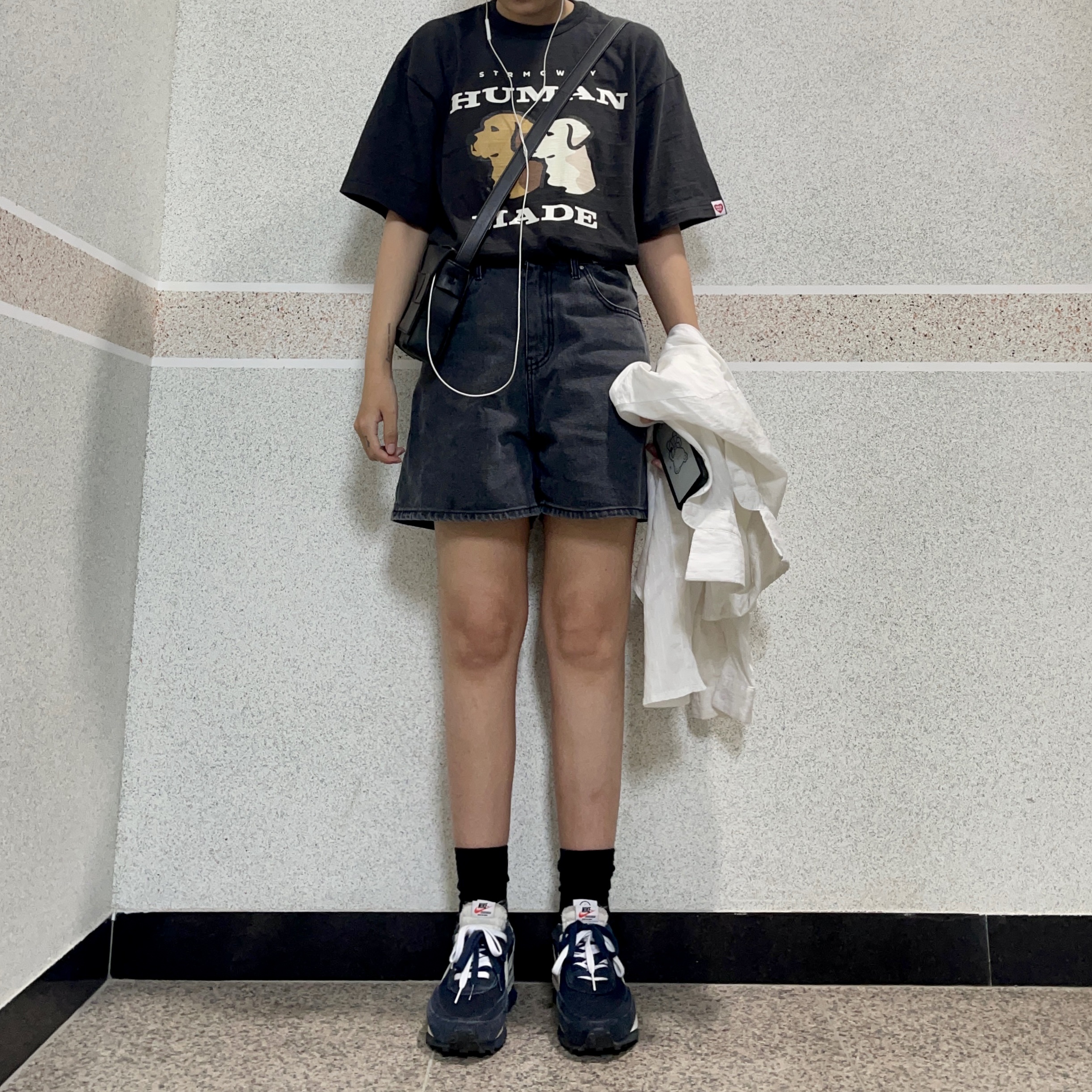 Human Made Graphic T-Shirt #12 Black, Nike x Sacai x Fragment LDWaffle Blackened Blue 착용 스타일 - 1