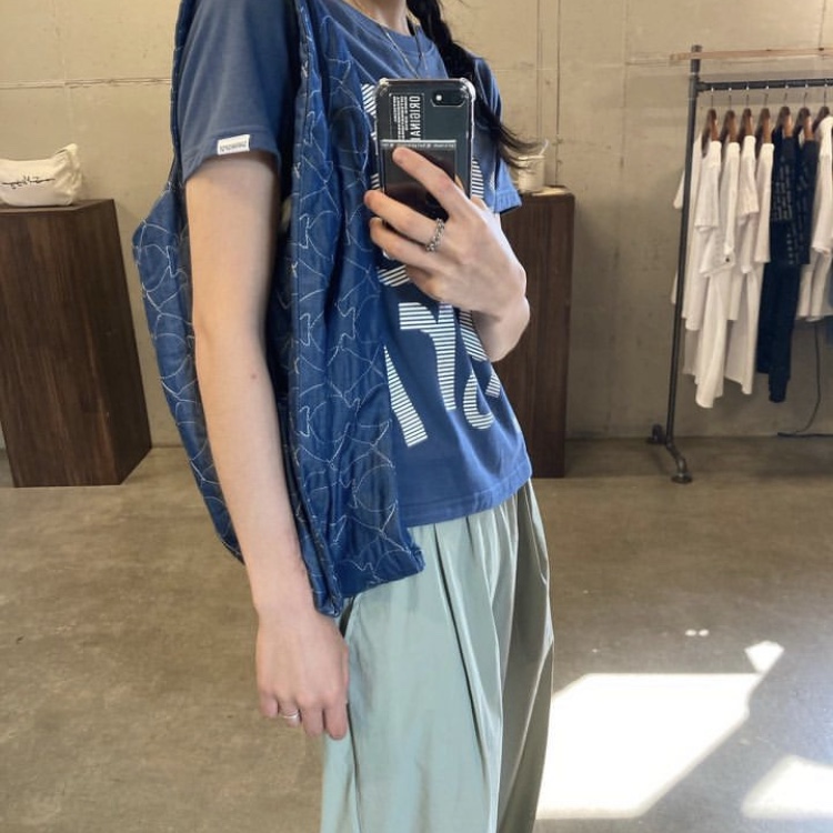 Safarispot Women 1/2 Tags Ticketing Tee Navy, Safarispot Women 1/2 Ticketing Linen Denim Pants Indigo 착용 스타일 - 1