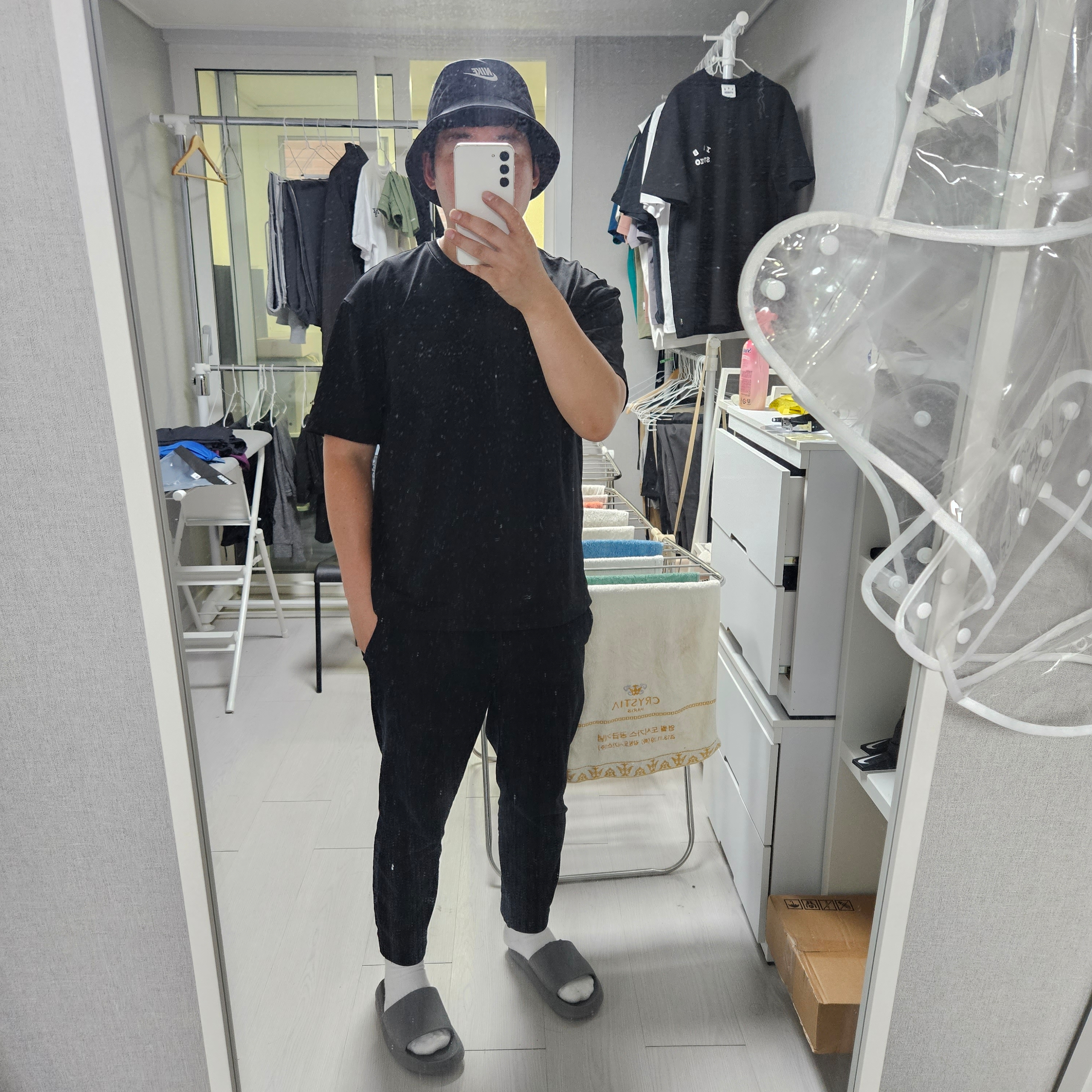 Nike Bucket Futura Tie-Dye Black 착용 스타일