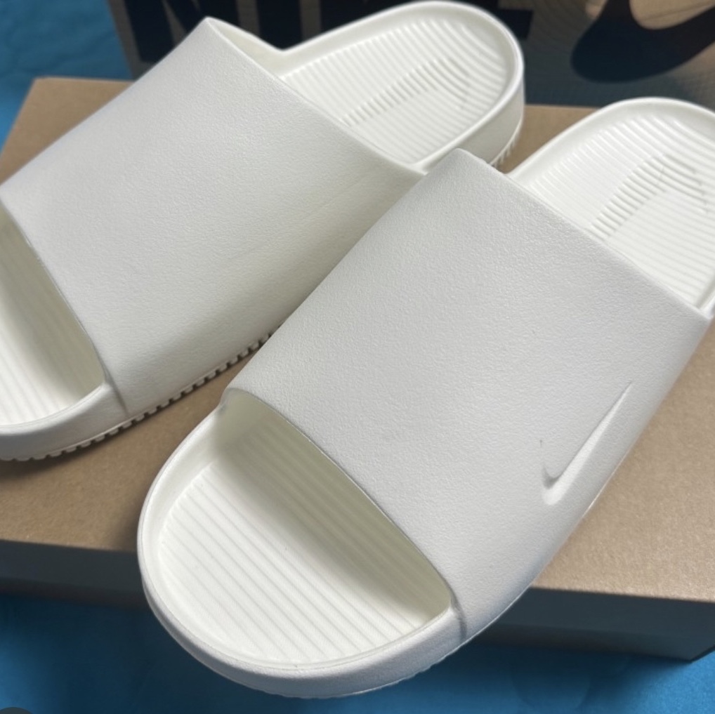 Nike Calm Slide Sail 착용 스타일