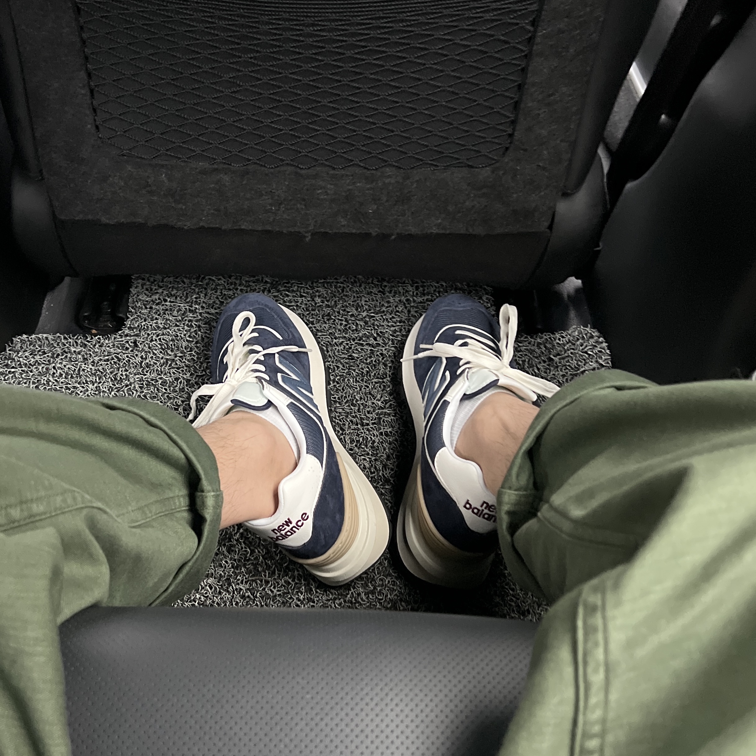 New Balance 574 Legacy Navy 착용 스타일