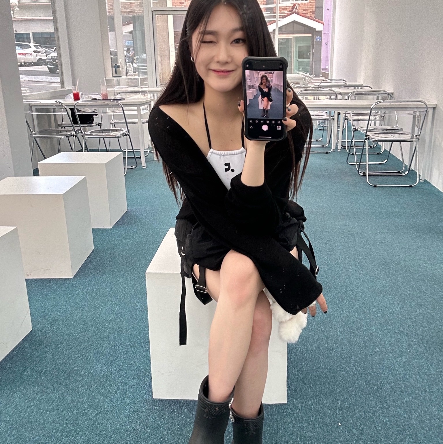 Crocs Classic Rain Boots Black 착용 스타일 - 1