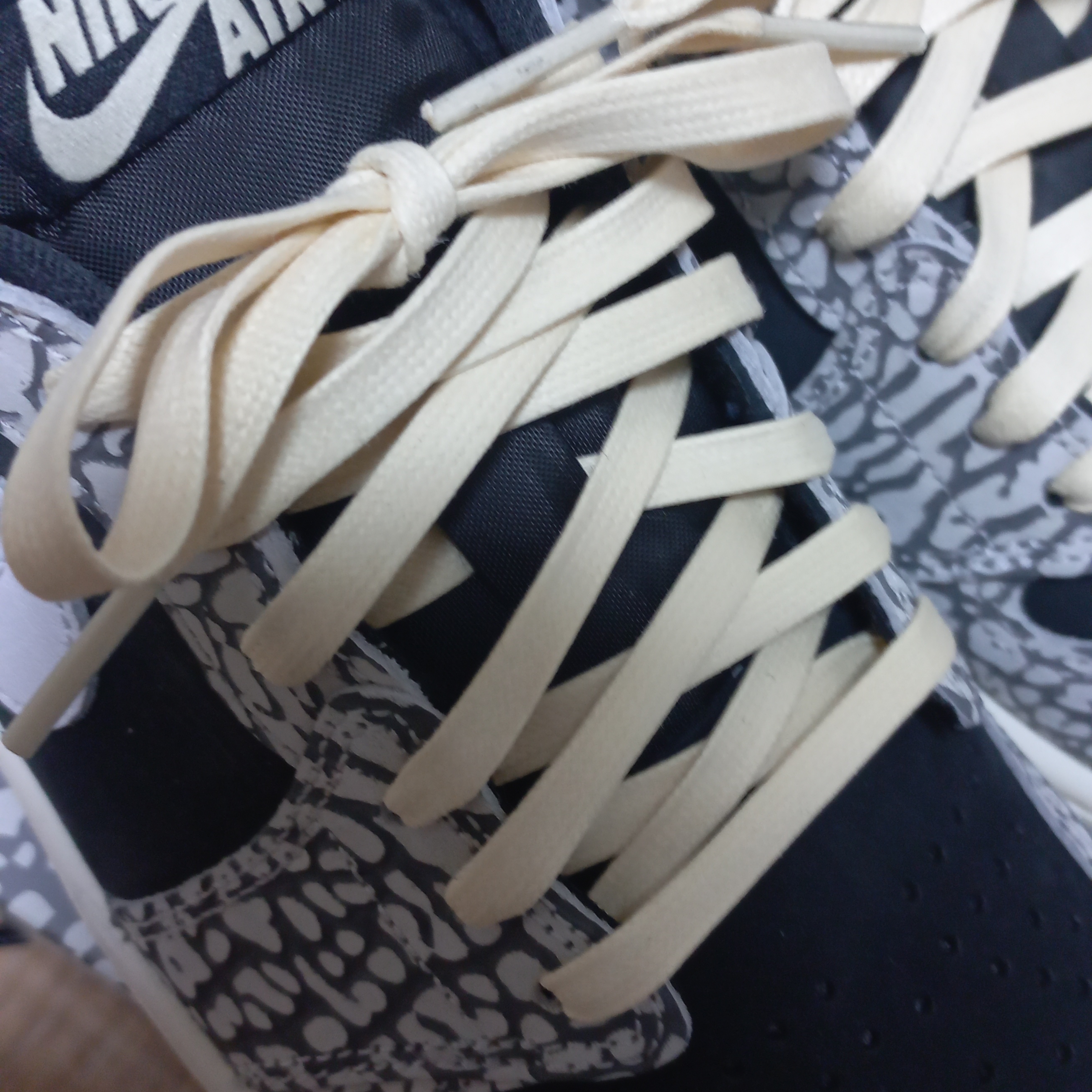 Jordan 1 Retro Low OG Black Cement 착용 스타일