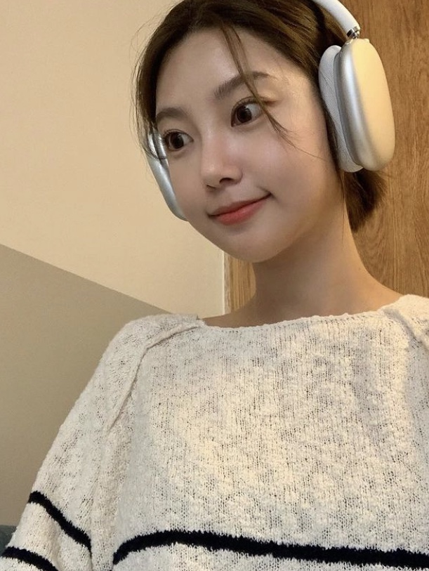 Apple AirPods Max Lightning Silver (Korean Ver.) 착용 스타일