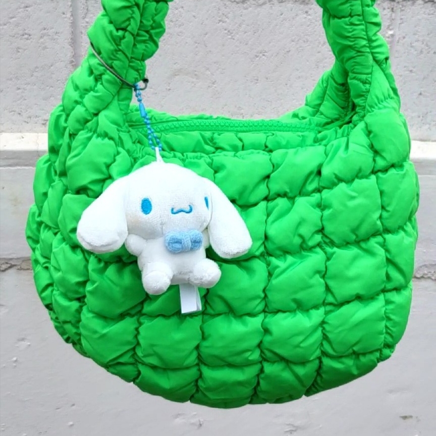 COS Quilted Mini Bag Bright Green 착용 스타일
