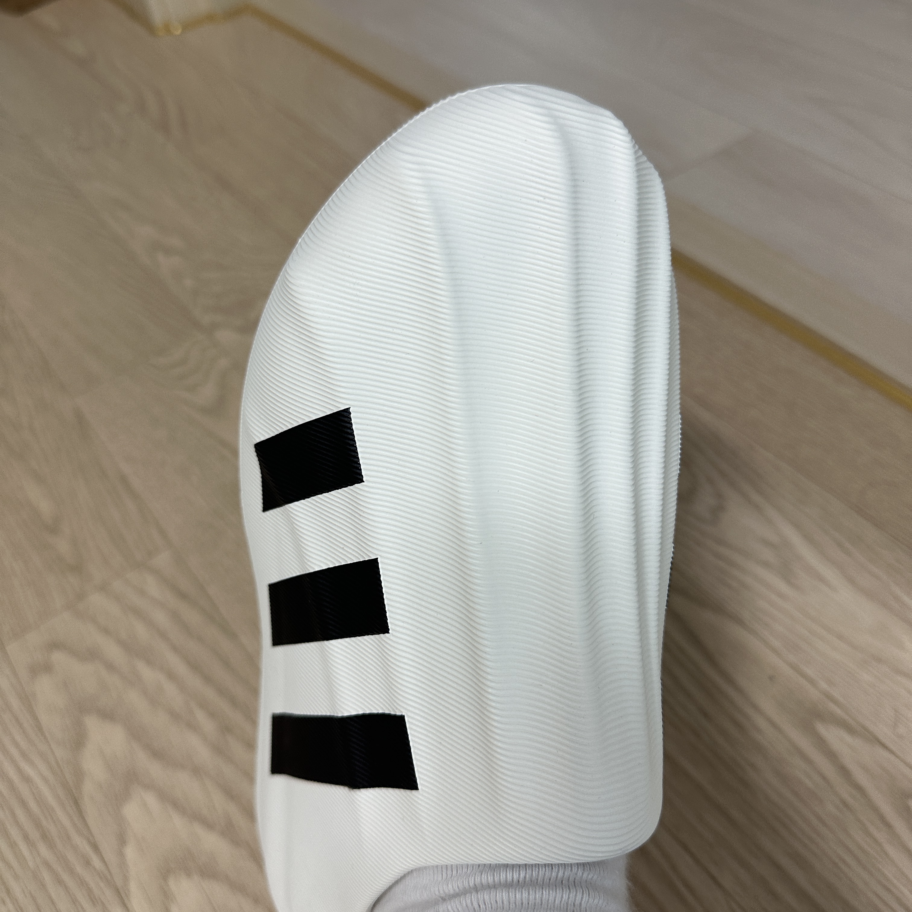 Adidas Adifom Superstar Core White 착용 스타일