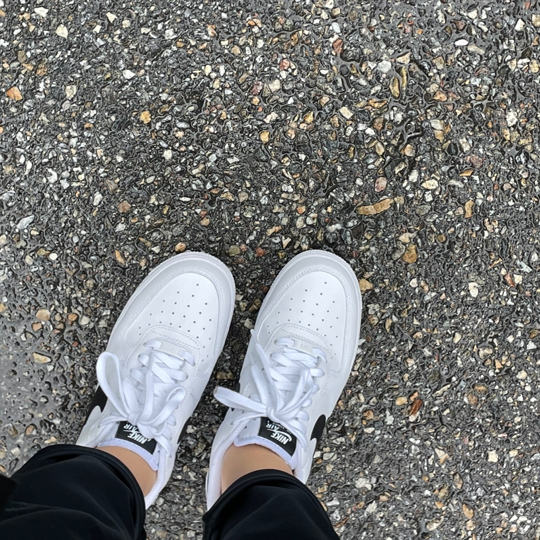 (W) Nike Air Force 1 '07 White Black 착용 스타일