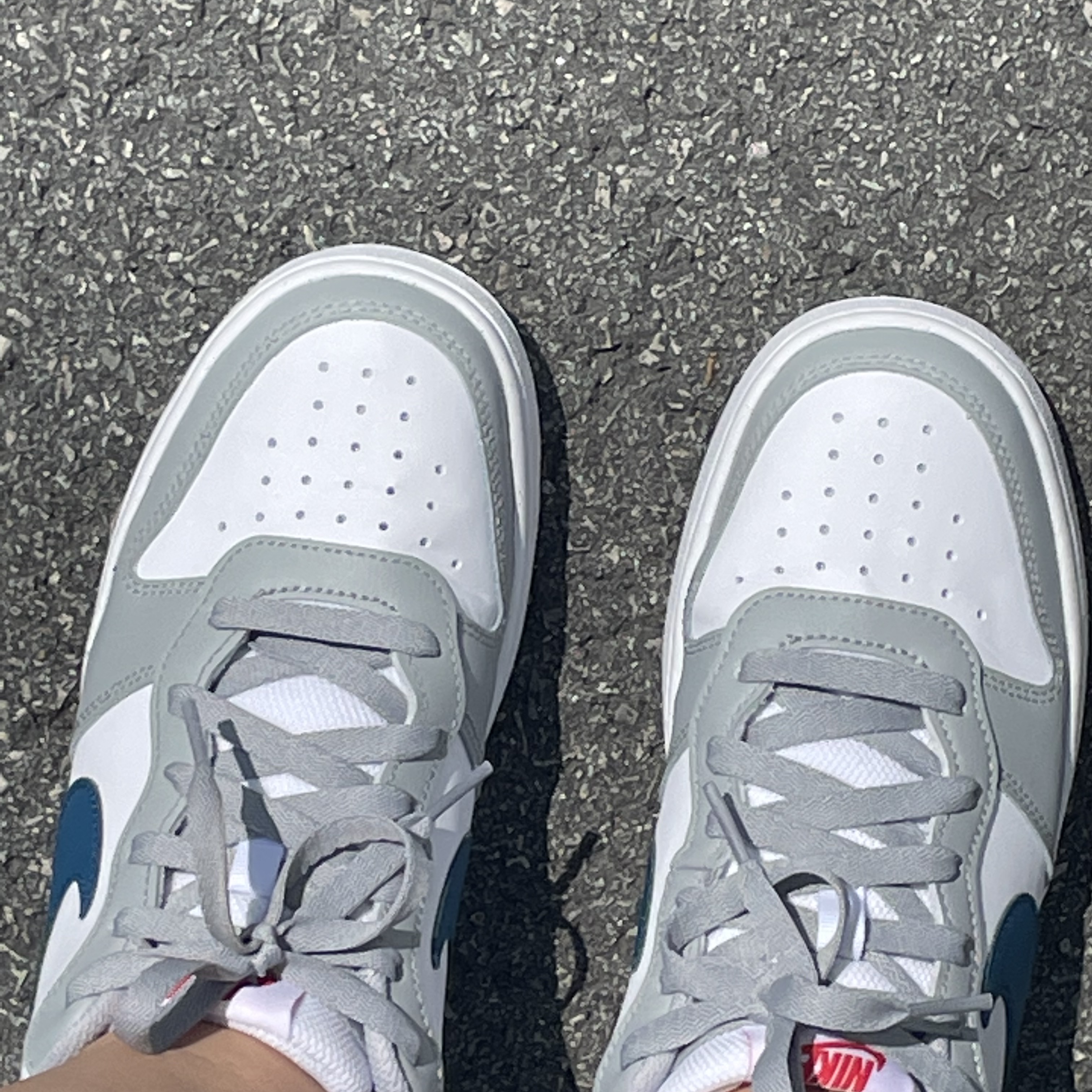 (GS) Nike Court Borough Low 2 Light Smoke Grey 착용 스타일