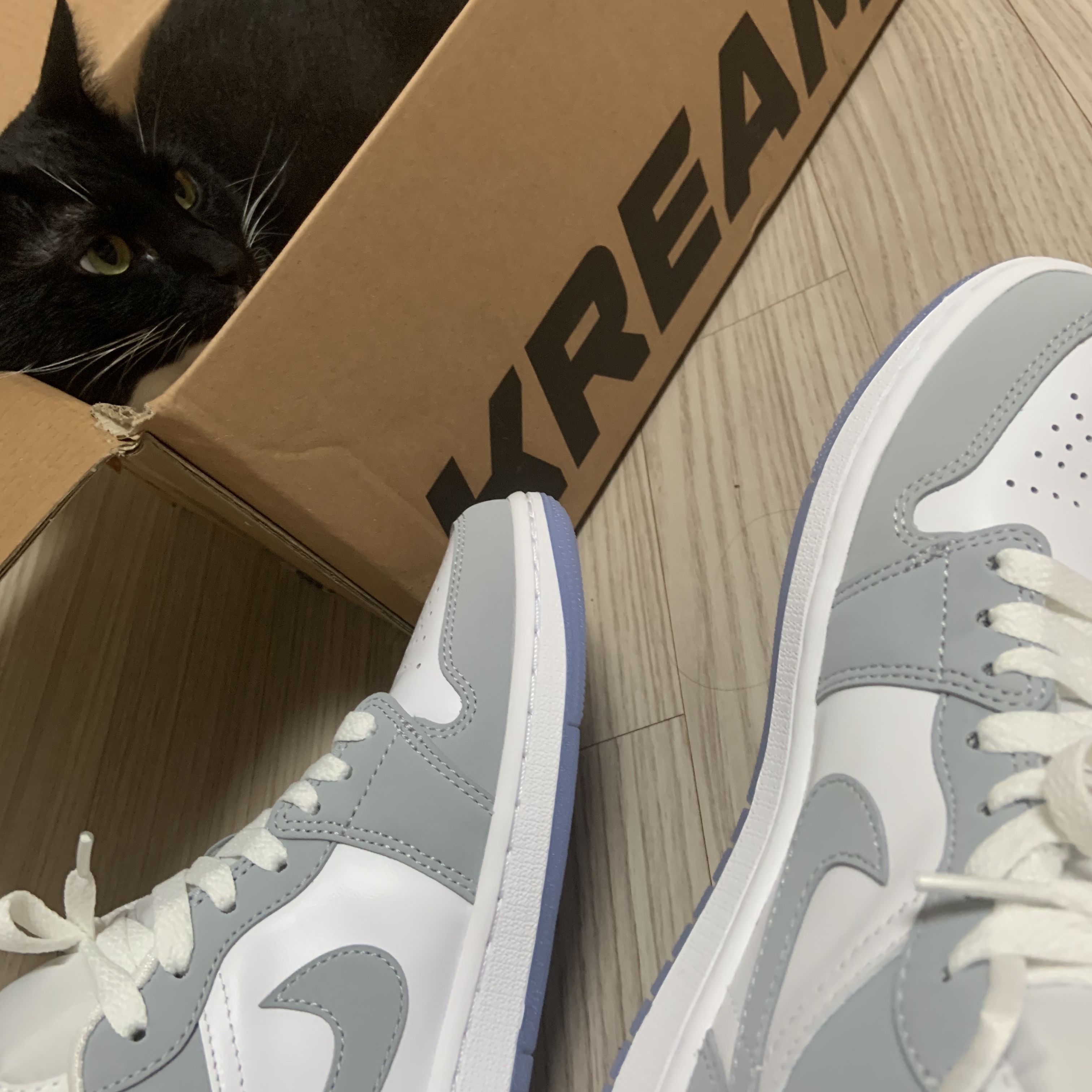 (W) Jordan 1 Low White Wolf Grey 착용 스타일 - 3