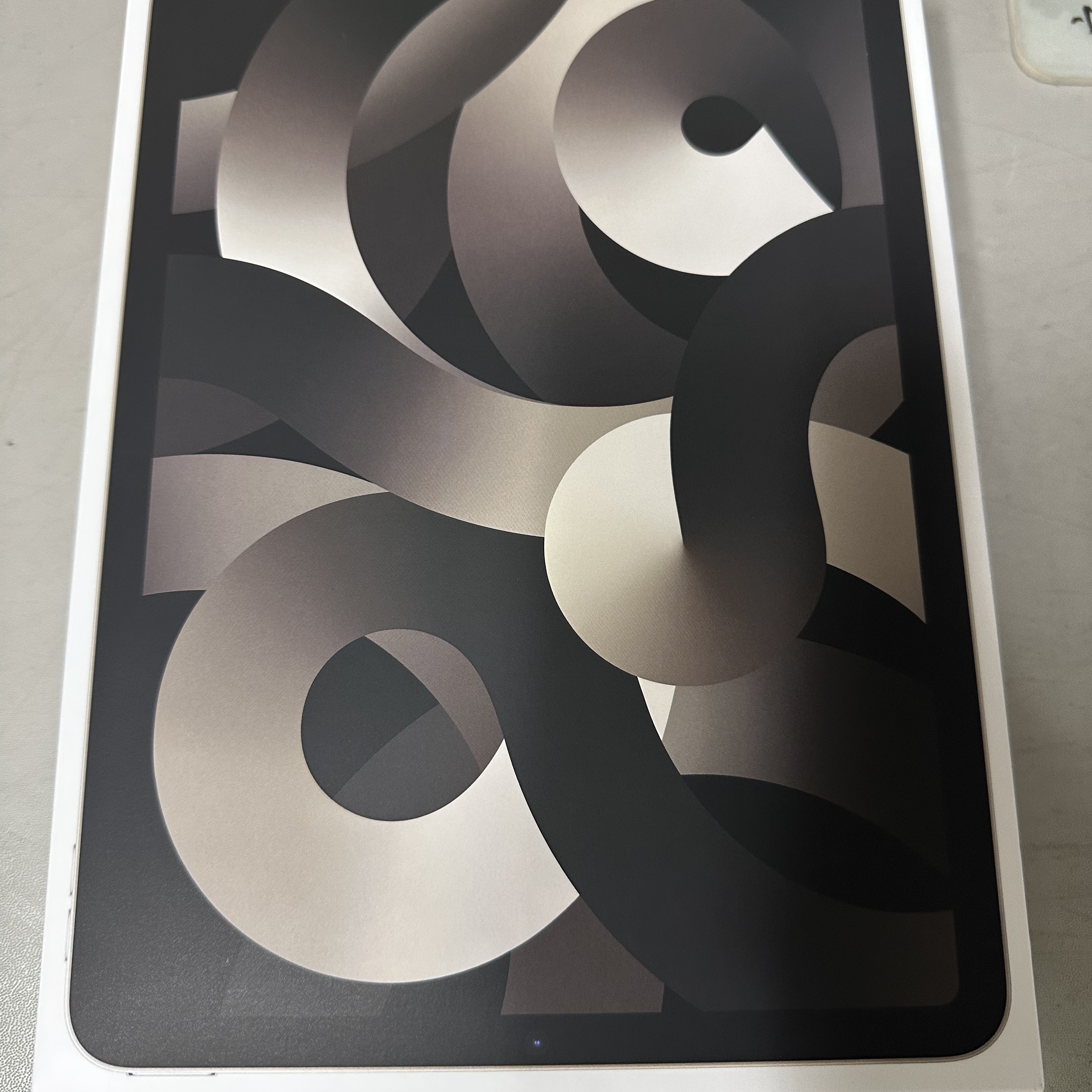 Apple iPad Air 5th Gen Wifi 64GB Starlight (Korean Ver.) 착용 스타일