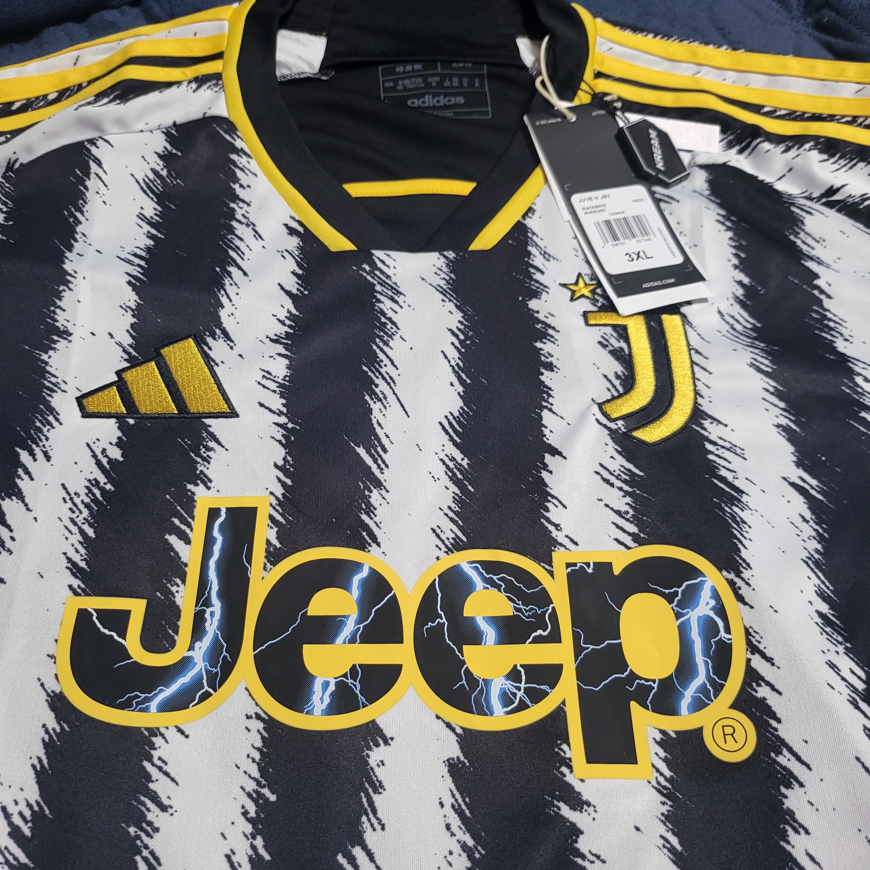 Adidas Juventus 2023/24 Home Jersey Black White - KR Sizing (Non Marking Ver.) 착용 스타일