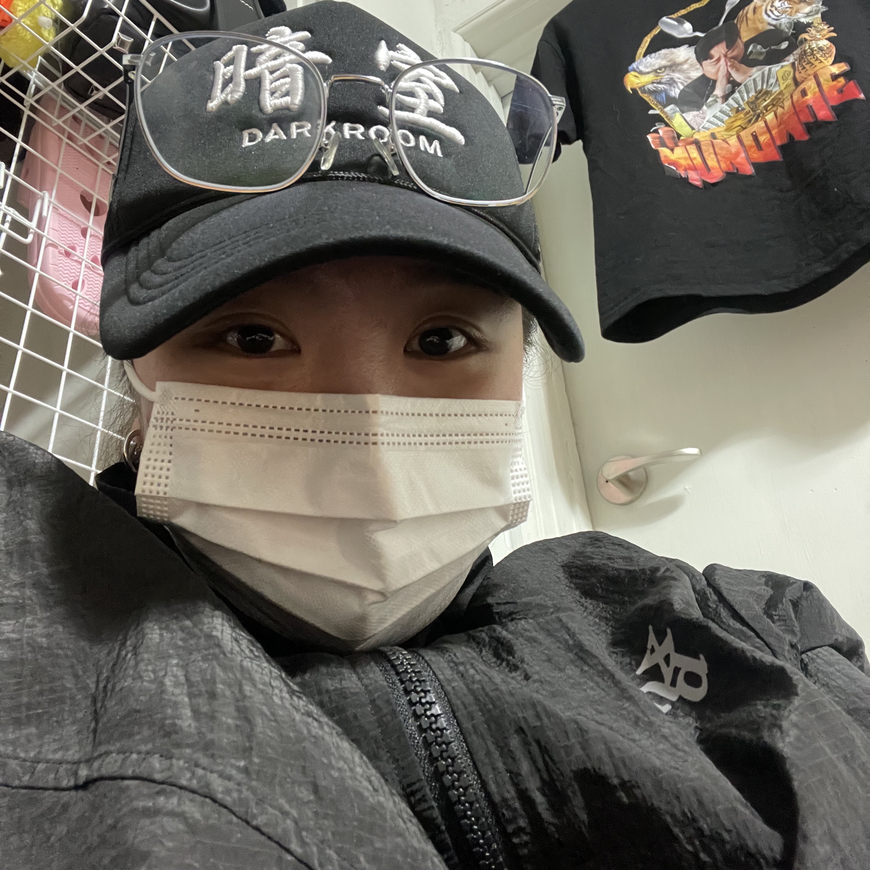 Darkr8m Studio Mesh Trucker Cap Black 착용 스타일 - 1