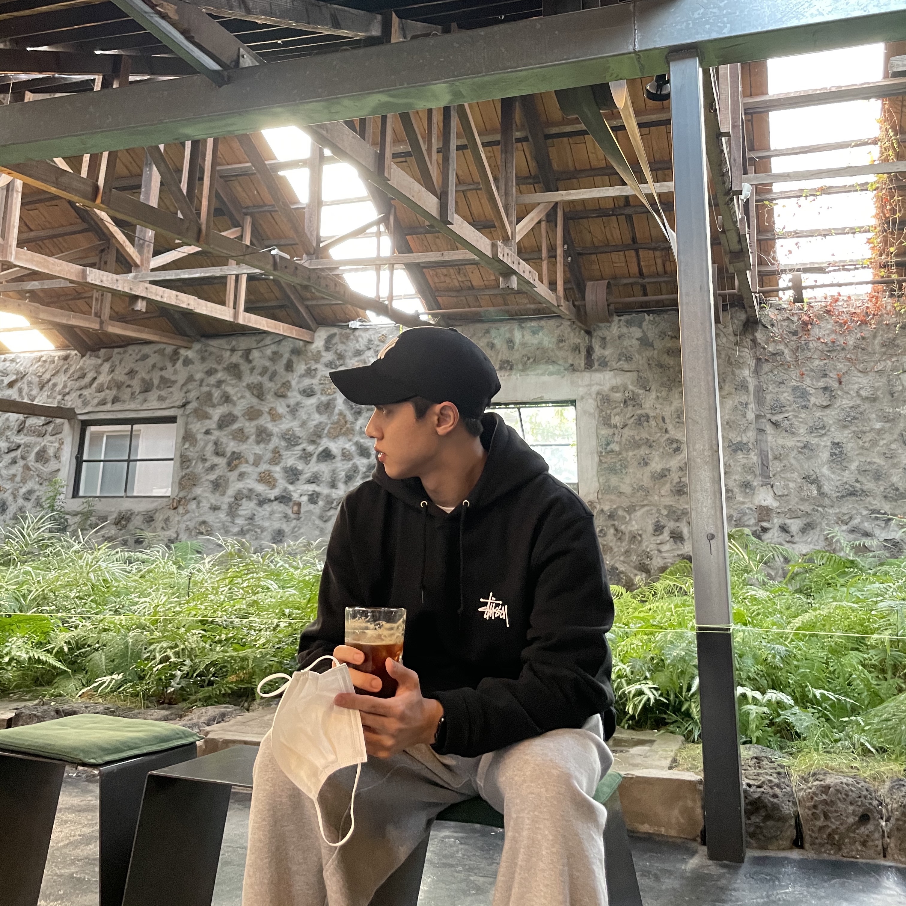 Stussy Basic Stussy Hoodie Black 2021, Nike Air Force 1 '07 Low White 착용 스타일 - 3
