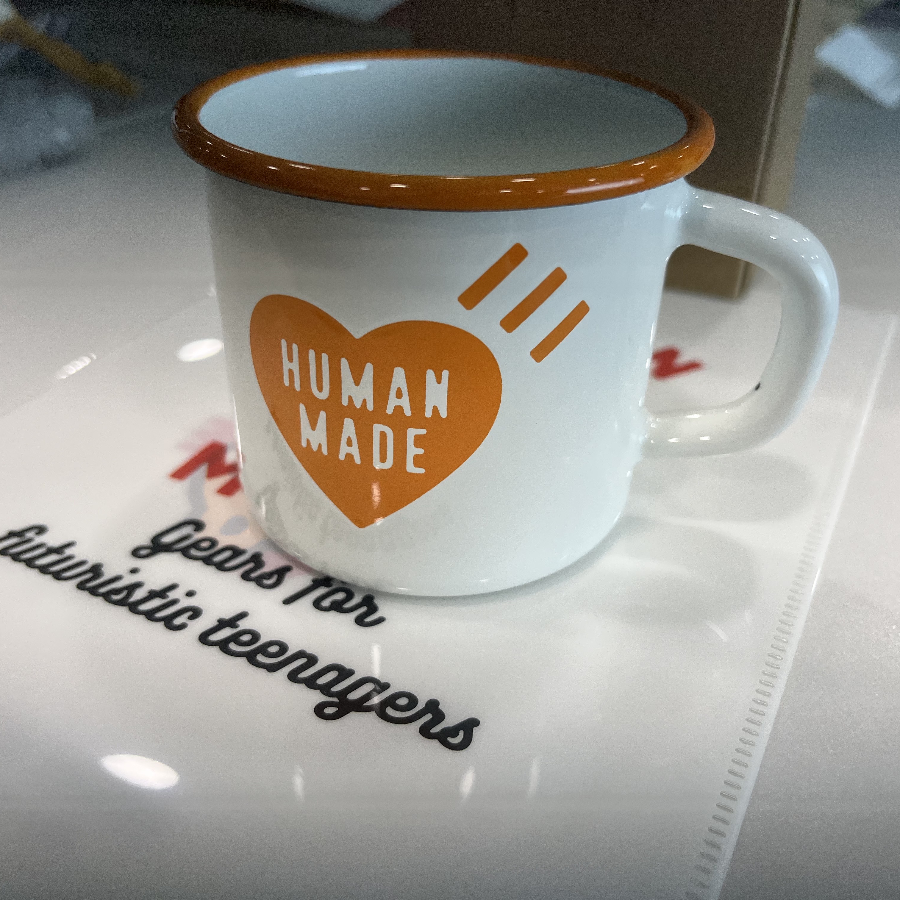 Human Made Enamel Mug 270ml Orange 착용 스타일