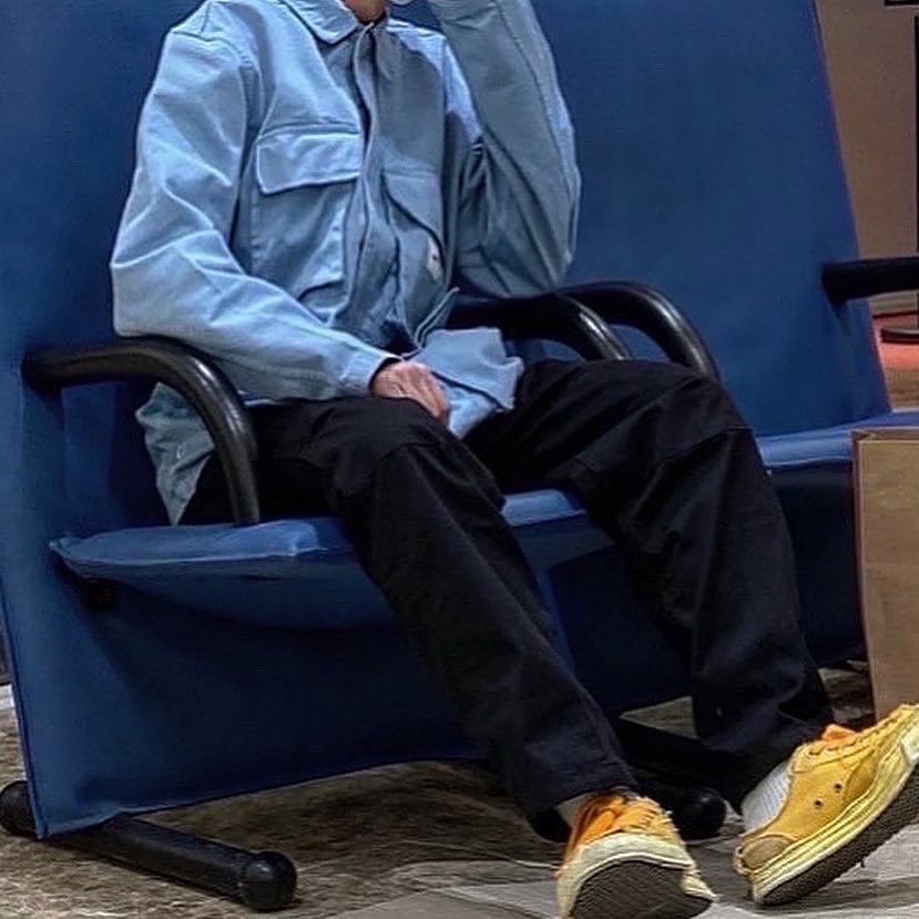 Maison Mihara Yasuhiro Peterson OD OG Sole Canvas Low-top Sneakers Yellow, A.P.C. Charlie Baseball Cap Indigo 착용 스타일 - 3