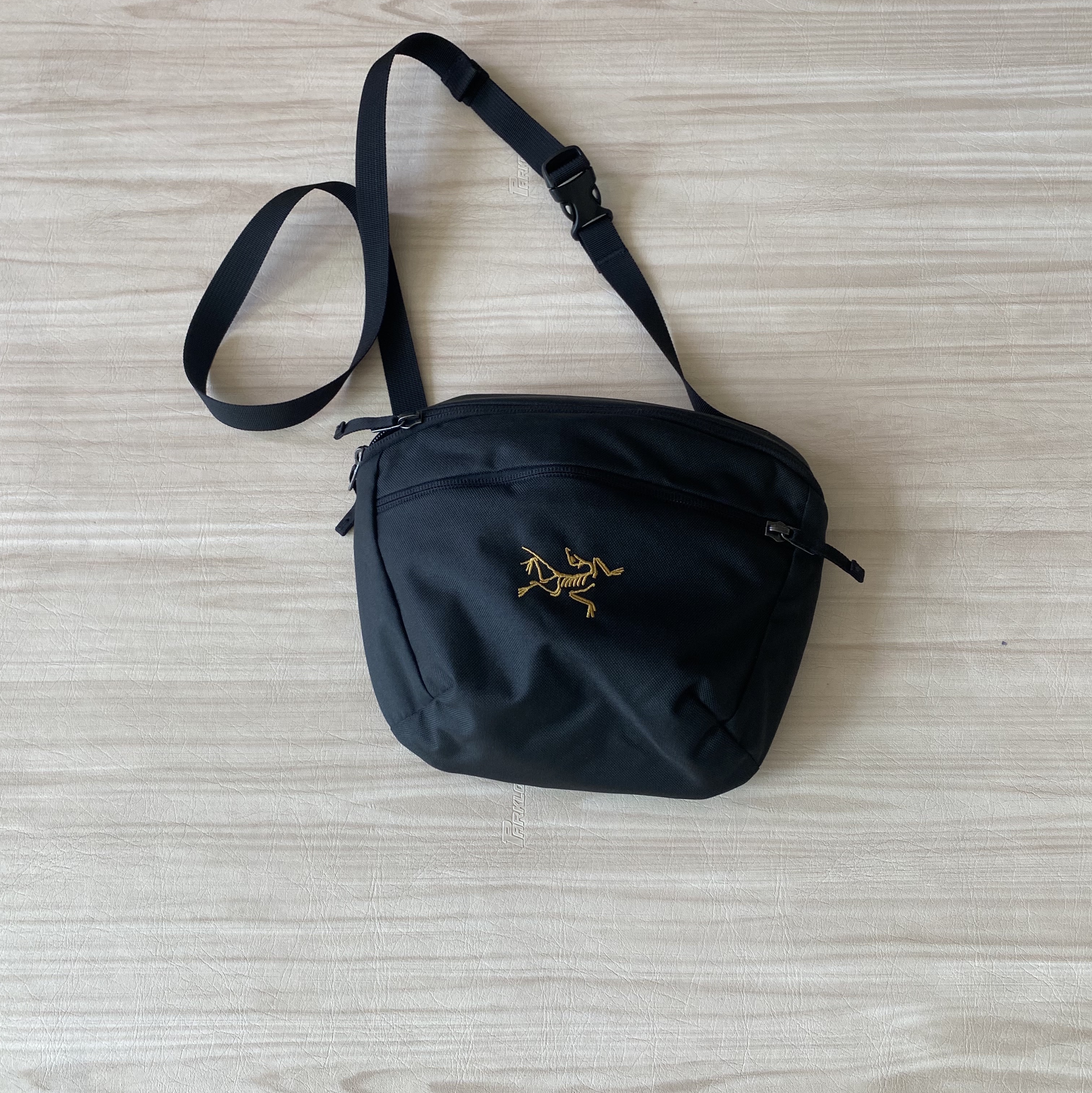 Arc'teryx Mantis 2 Waistpack 24K Black 착용 스타일