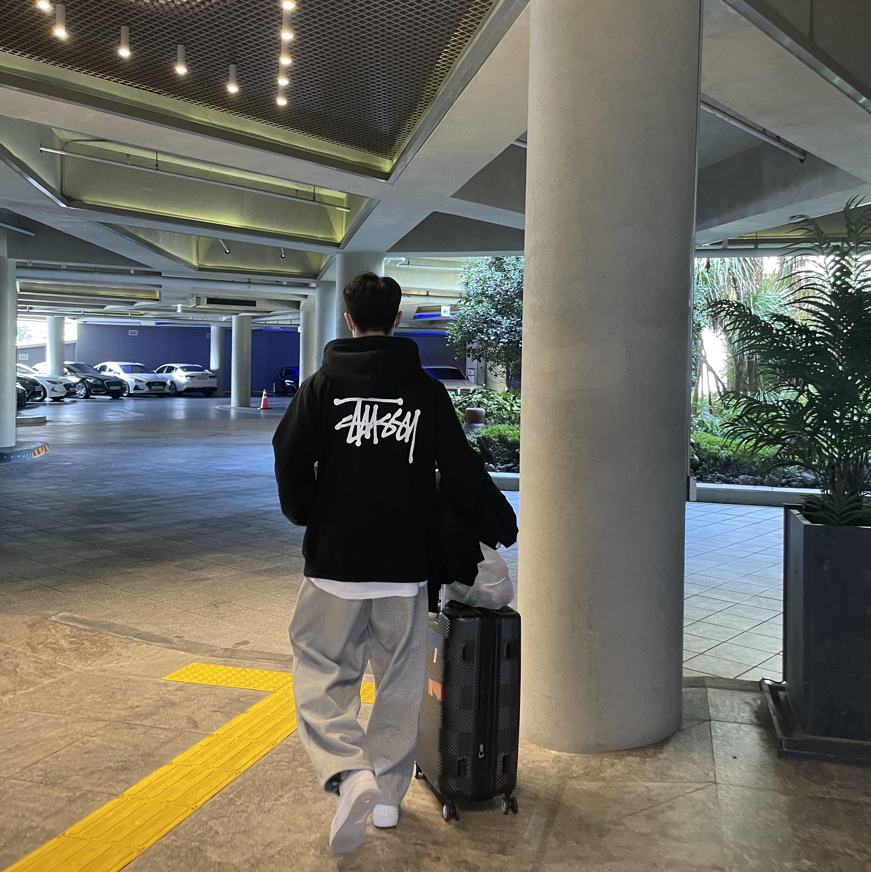 Stussy Basic Stussy Hoodie Black 2021, Nike Air Force 1 '07 Low White 착용 스타일 - 1