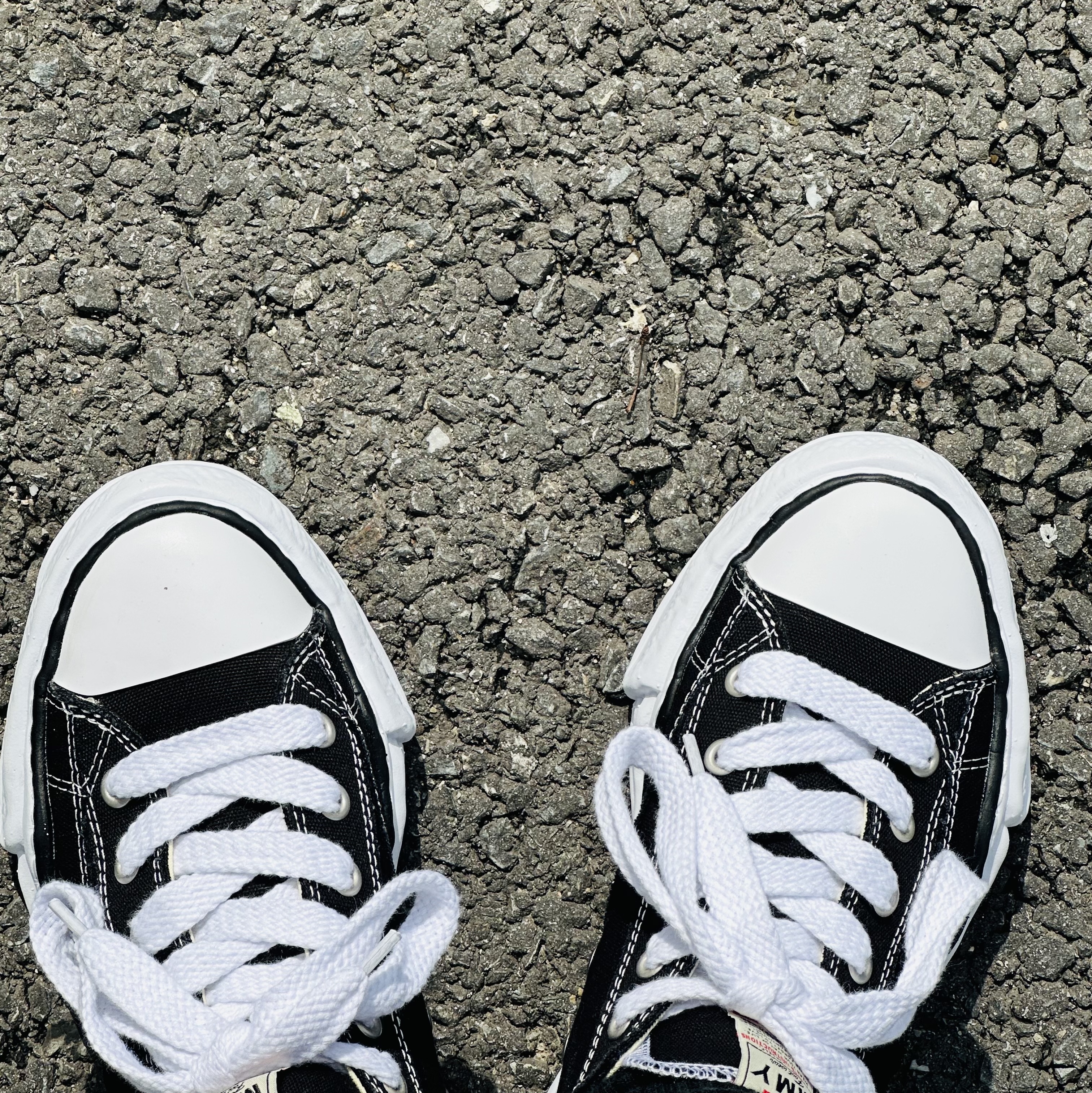 Maison Mihara Yasuhiro Peterson OG Sole Canvas Low Sneakers Black 착용 스타일