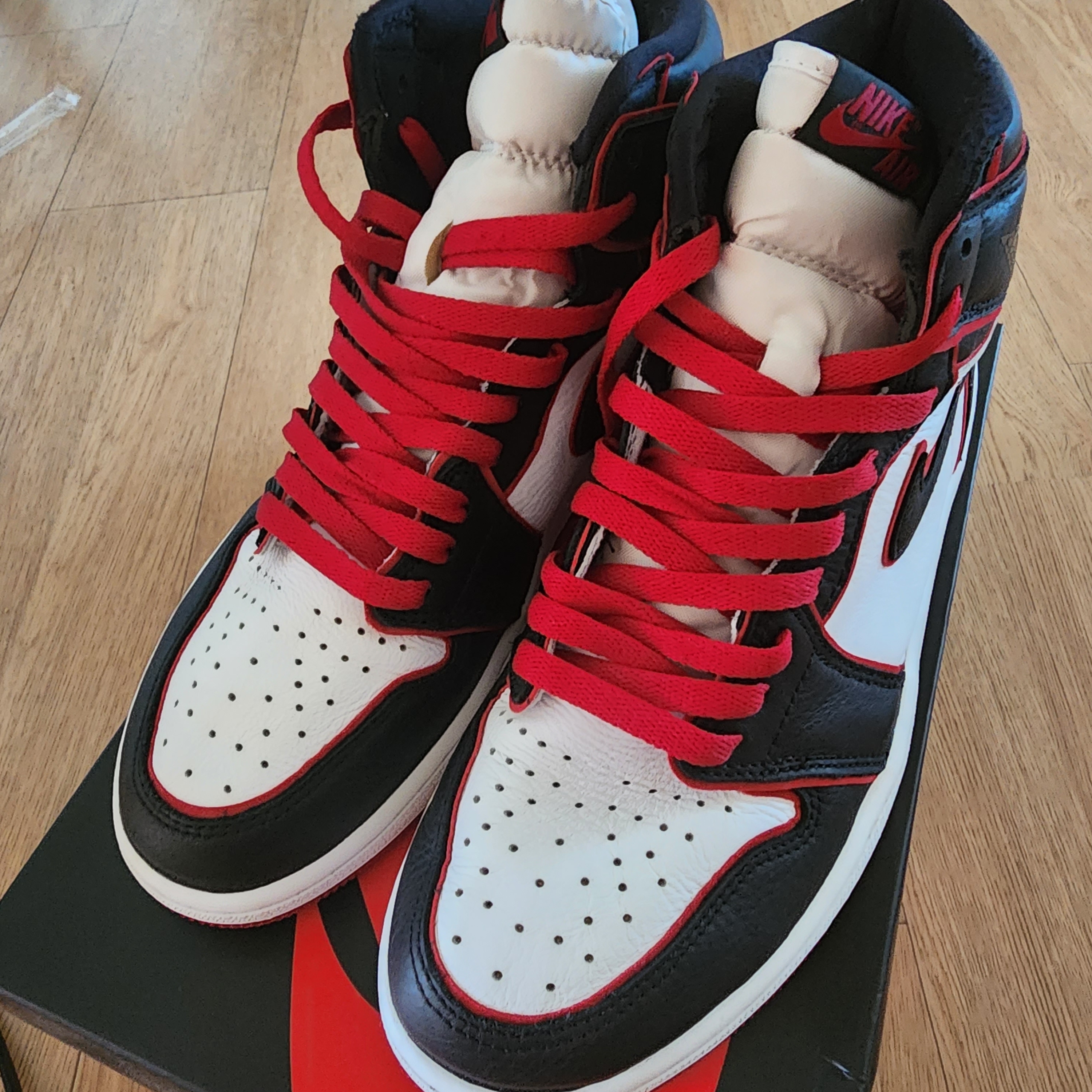 Jordan 1 Retro High OG Bloodline 착용 스타일 - 1