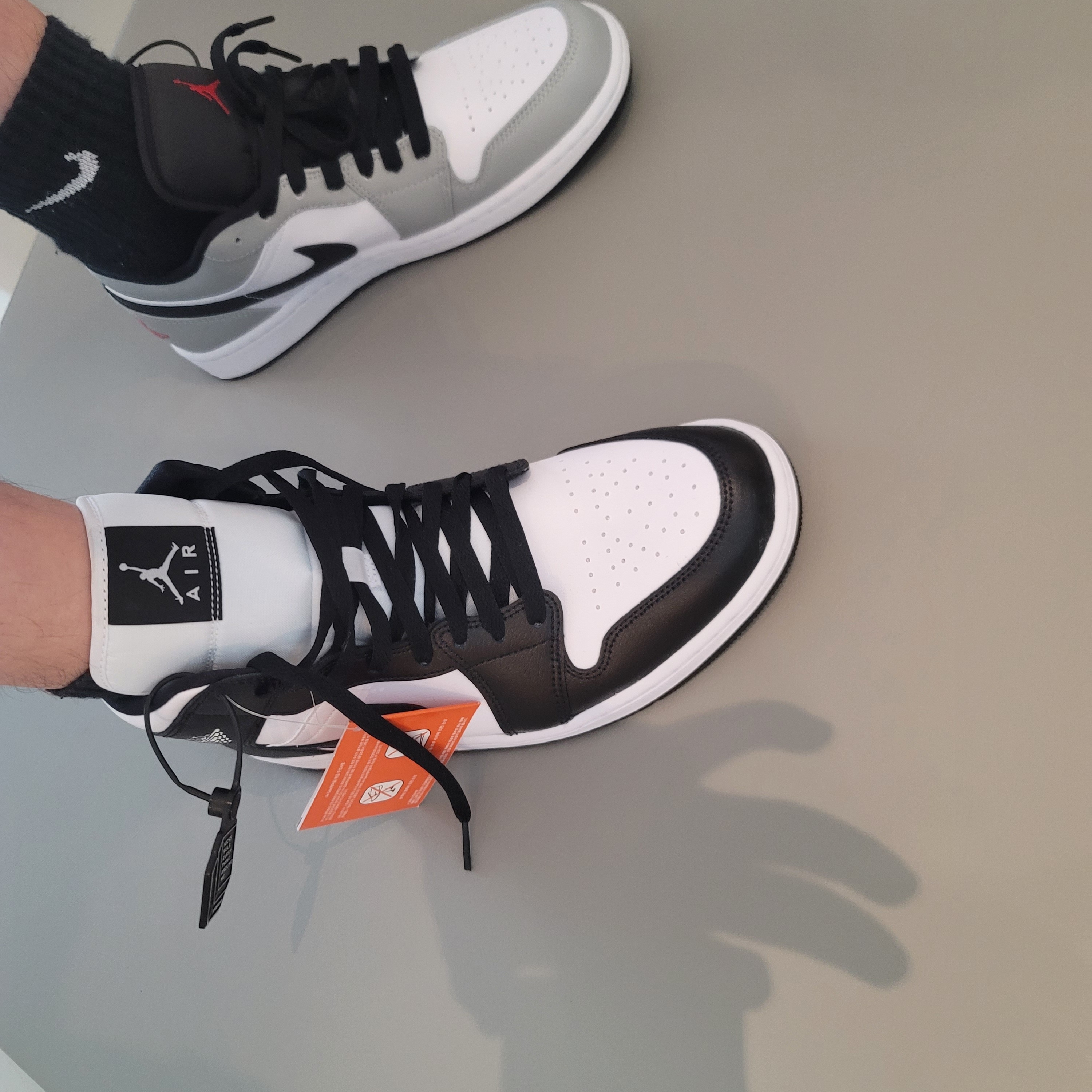 Jordan 1 Low Light Smoke Grey, (W) Jordan 1 Mid White Black 착용 스타일 - 2