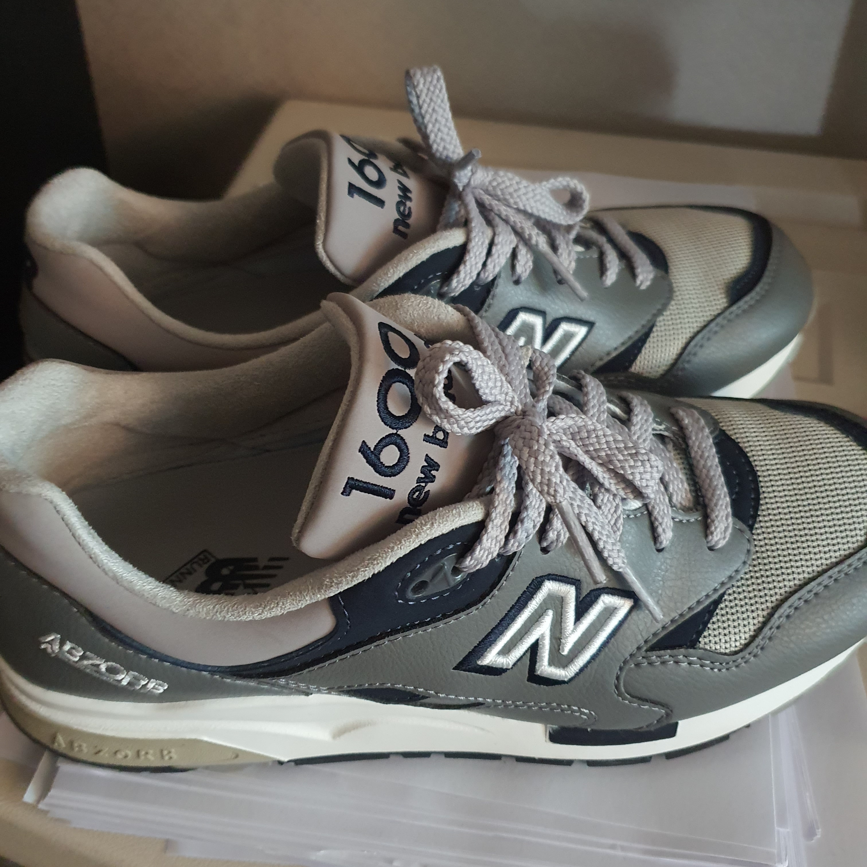 New Balance 1600 Legacy Grey 착용 스타일