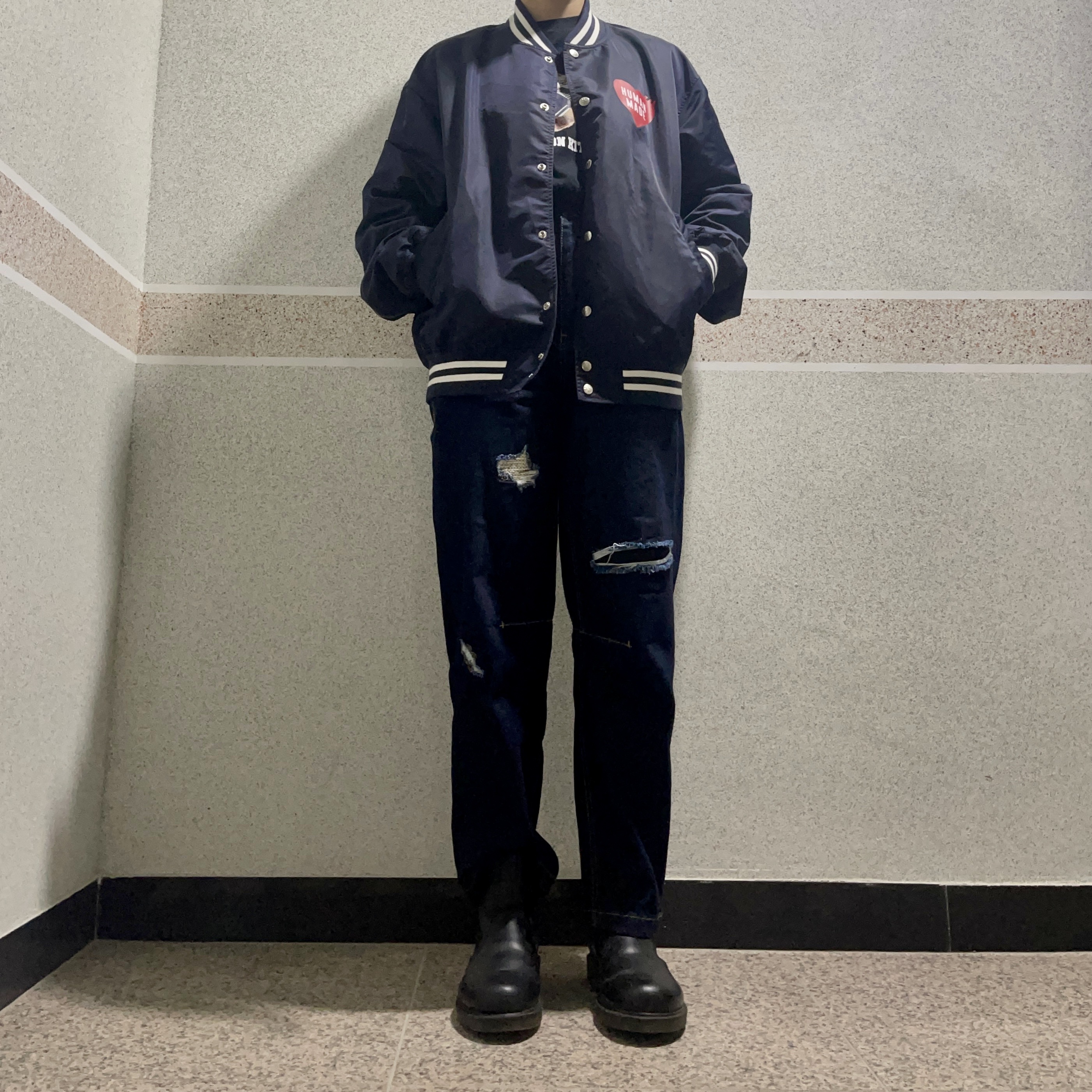 Maison Kitsune Dressed Fox Easy T-Shirt Black, Human Made Nylon Stadium Jacket Navy 착용 스타일 - 3