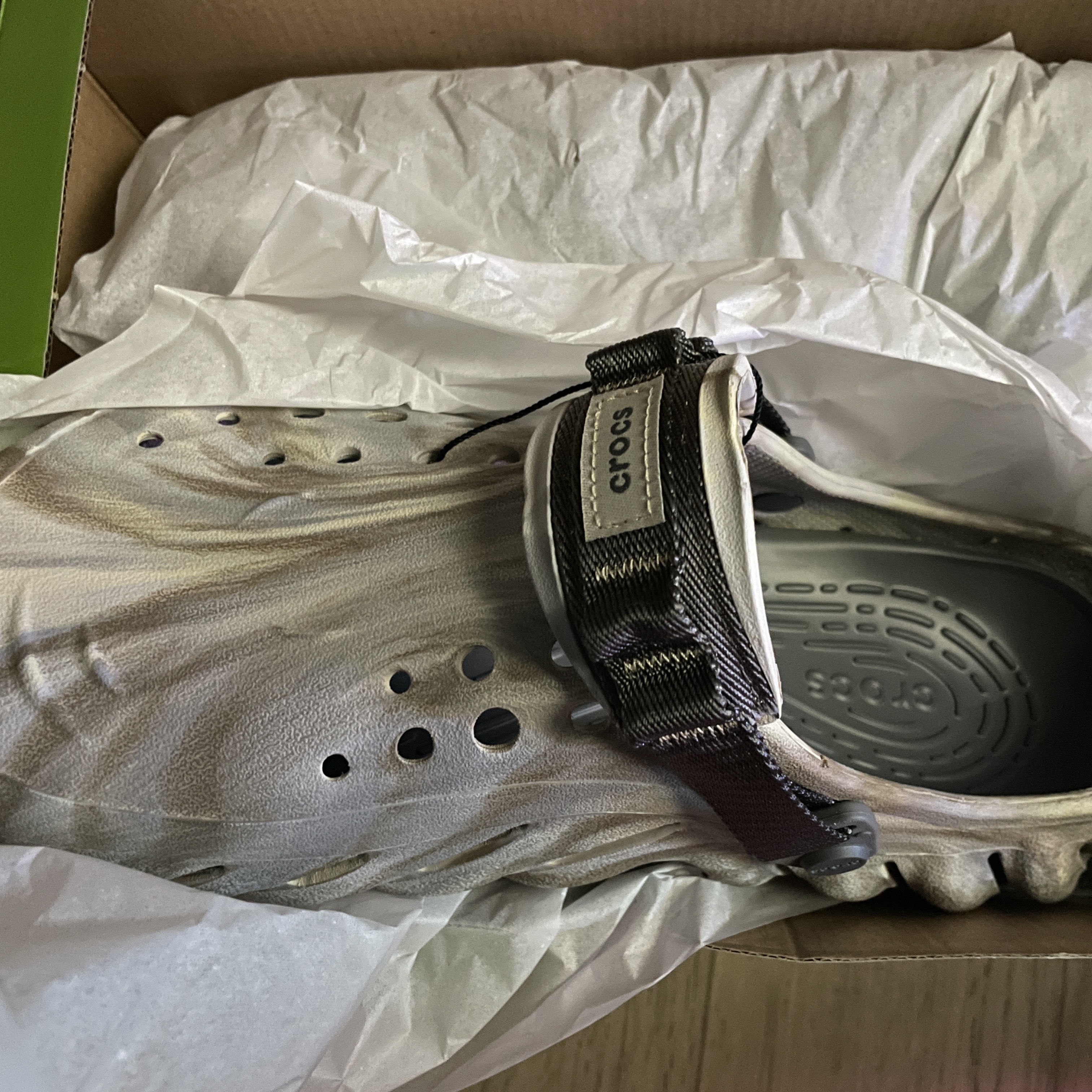 Crocs Echo Marbled Clog Bone Multi 착용 스타일 - 4