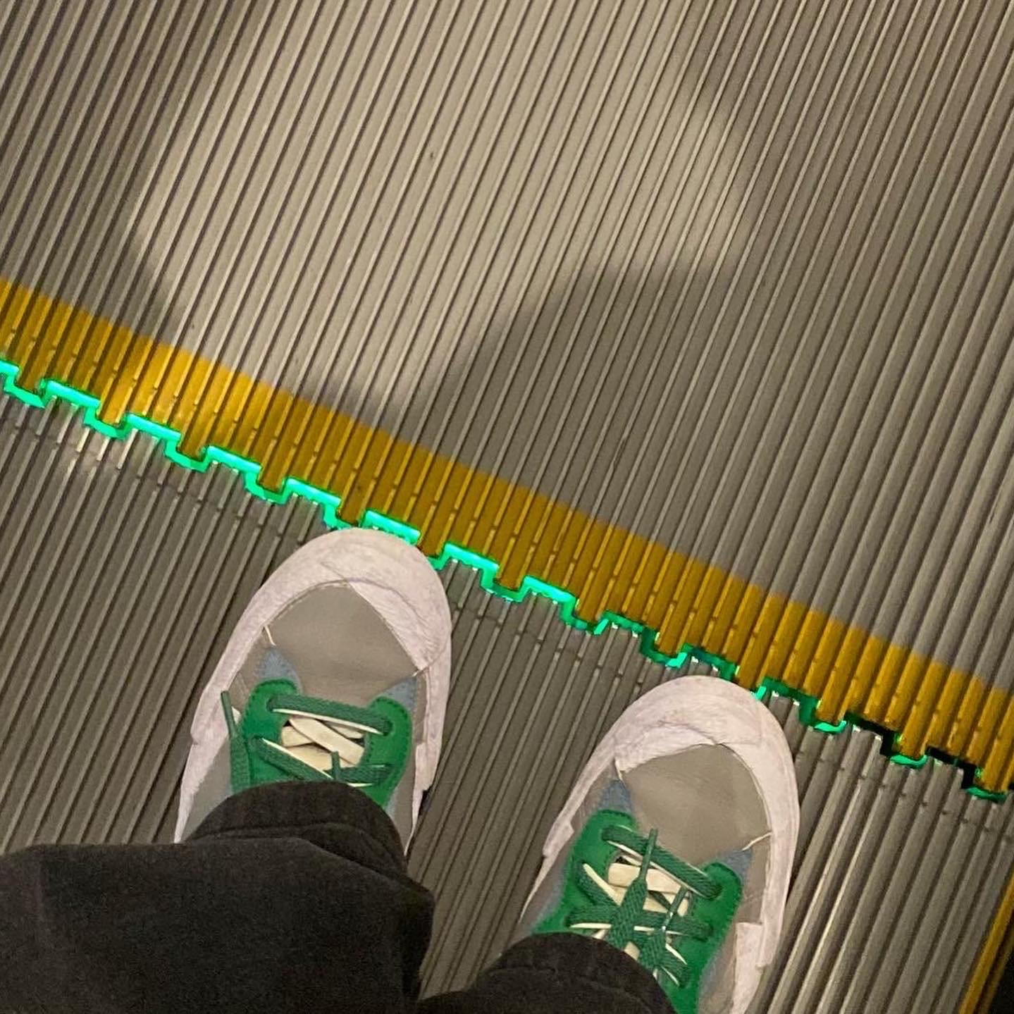 Nike x Sacai Blazer Low Classic Green 착용 스타일