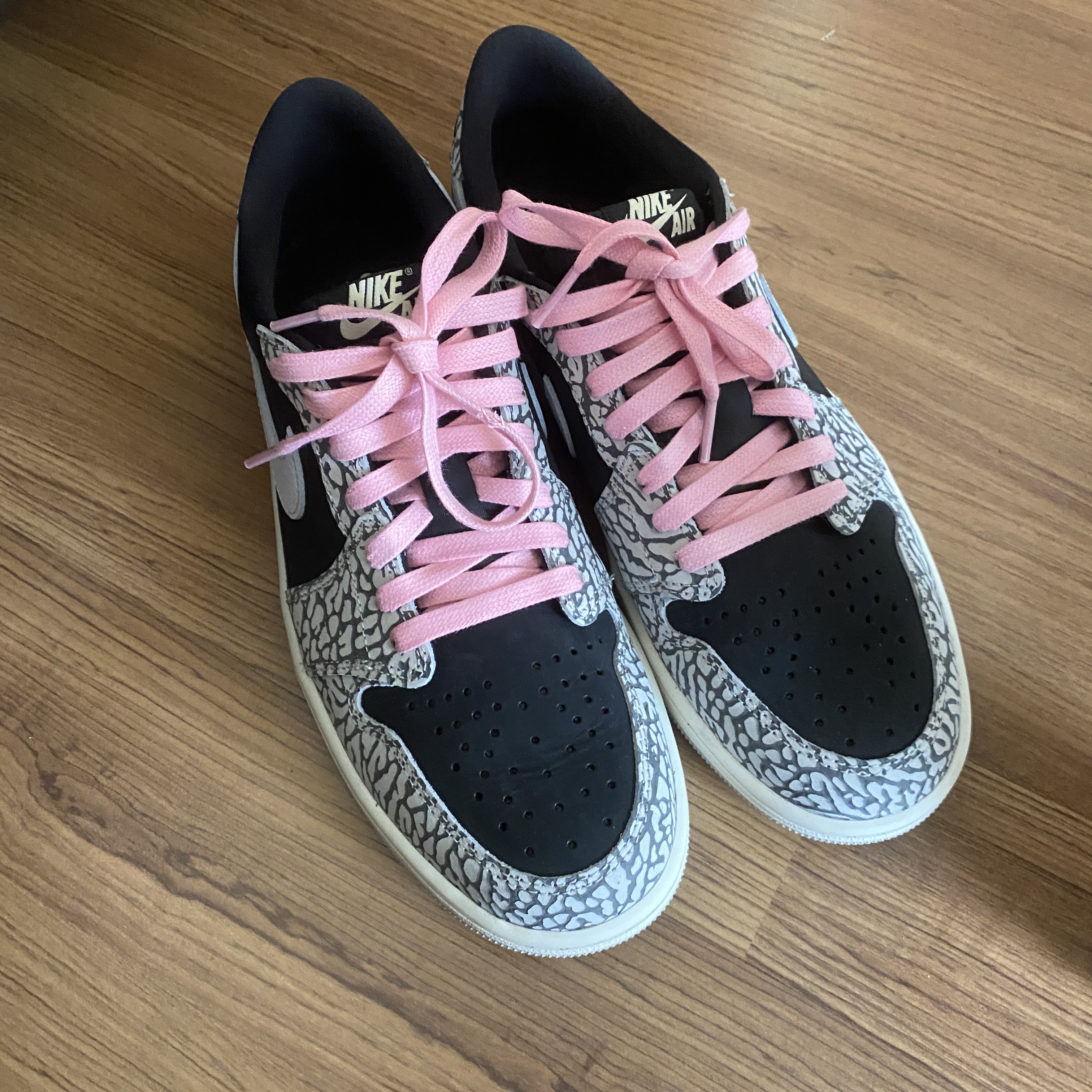 Jordan 1 Retro Low OG Black Cement 착용 스타일 - 1