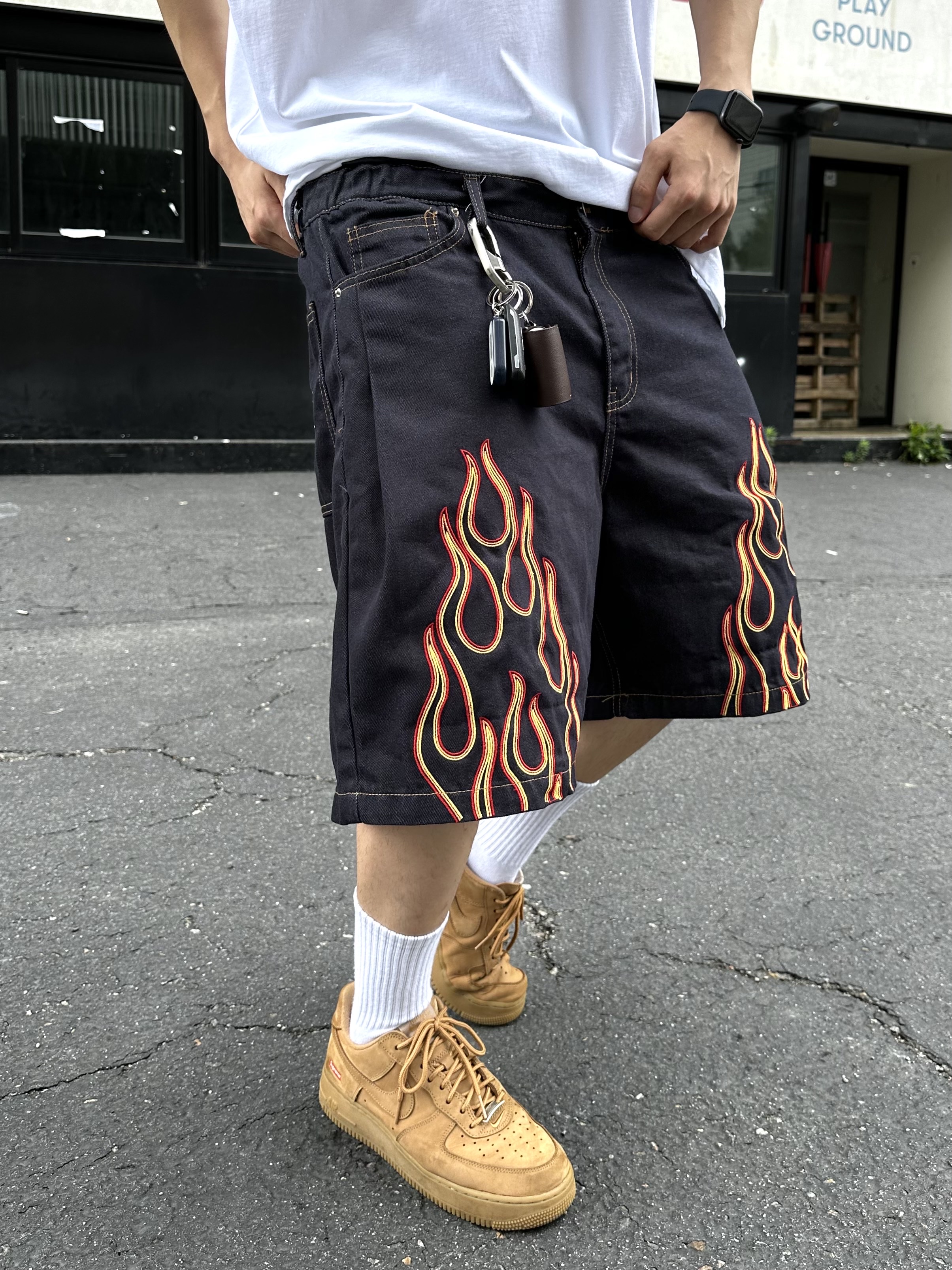 Nike x Supreme Air Force 1 Low Flax, Apple AirPods Max Lightning Space Gray (Korean Ver.) 착용 스타일 - 4