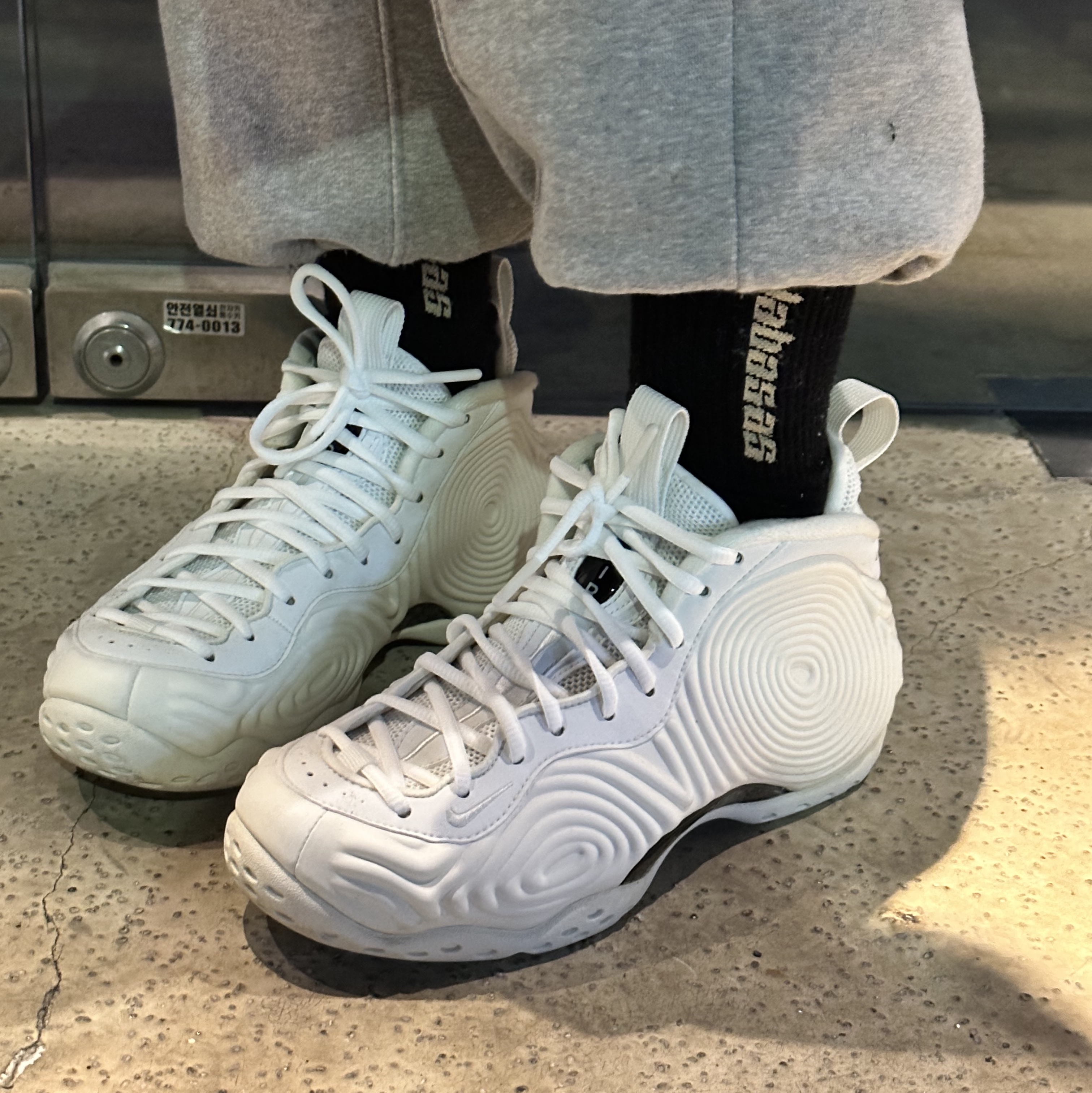 Nike x Comme des Garcons Homme Plus Air Foamposite One White 착용 스타일