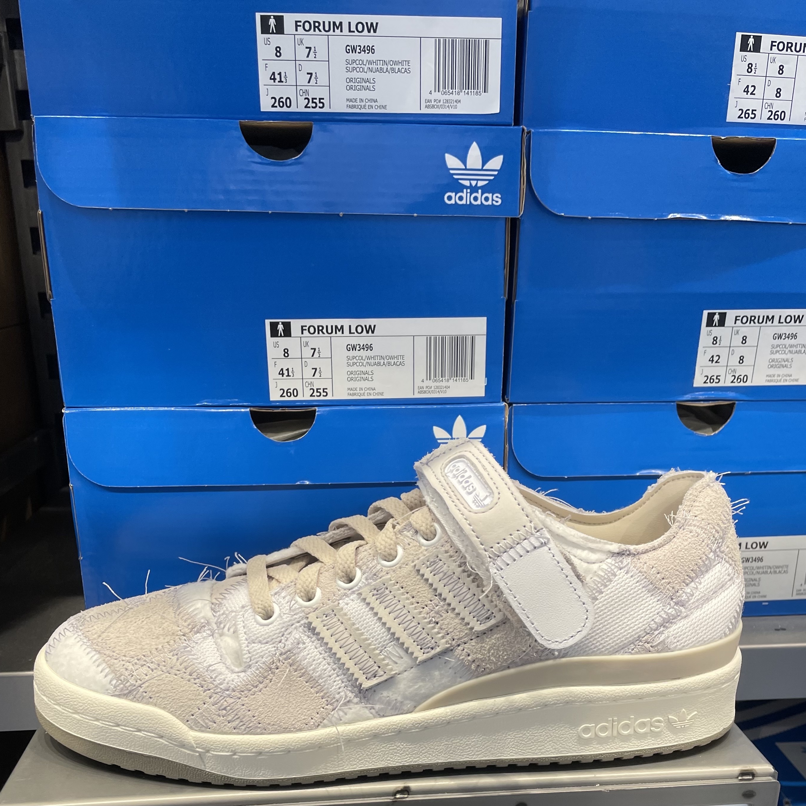 Adidas x Atmos x Recouture Forum Low White Tint 착용 스타일 - 1