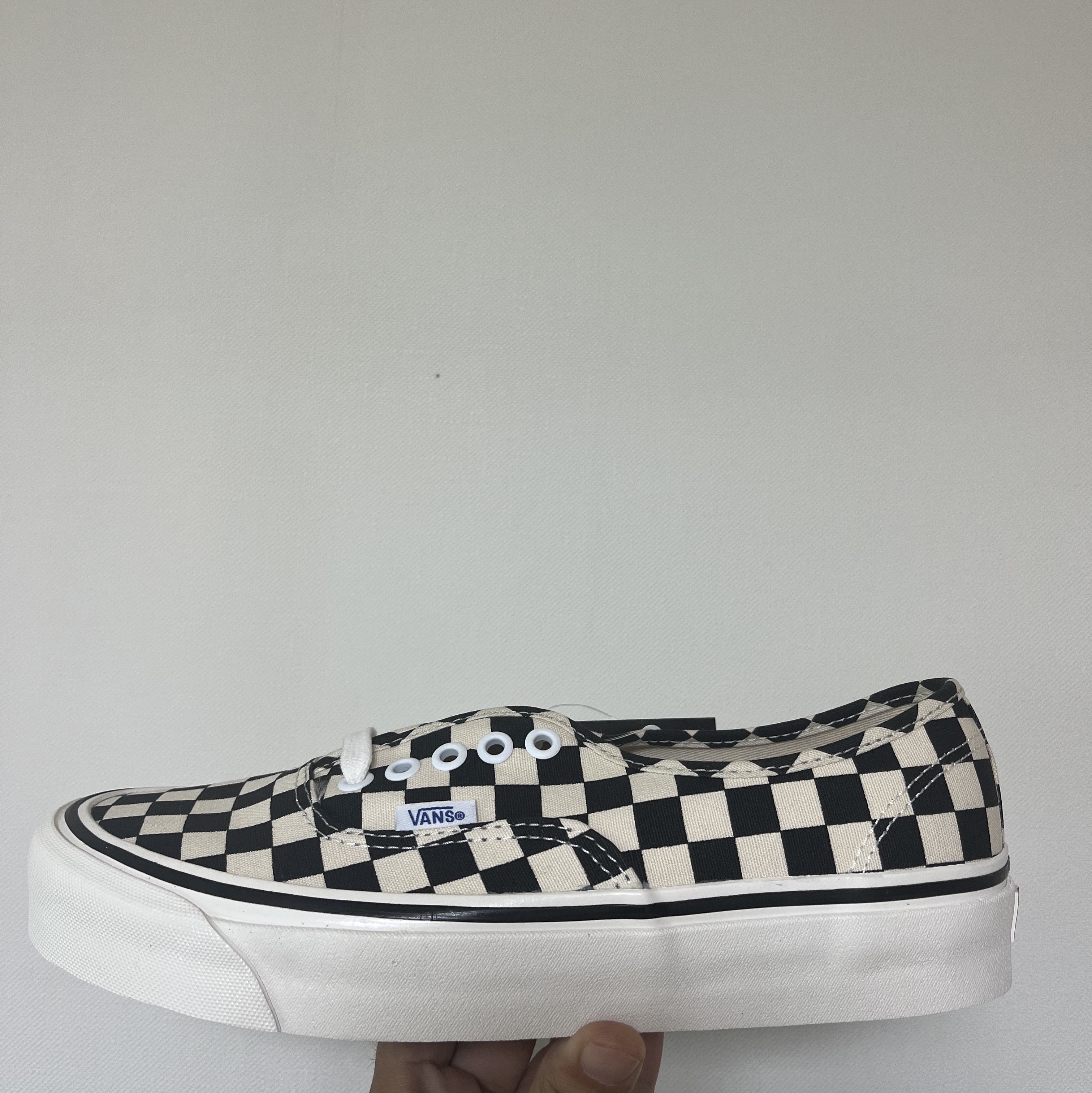 Vans Authentic 44 DX Anaheim Factory Black 착용 스타일 - 1