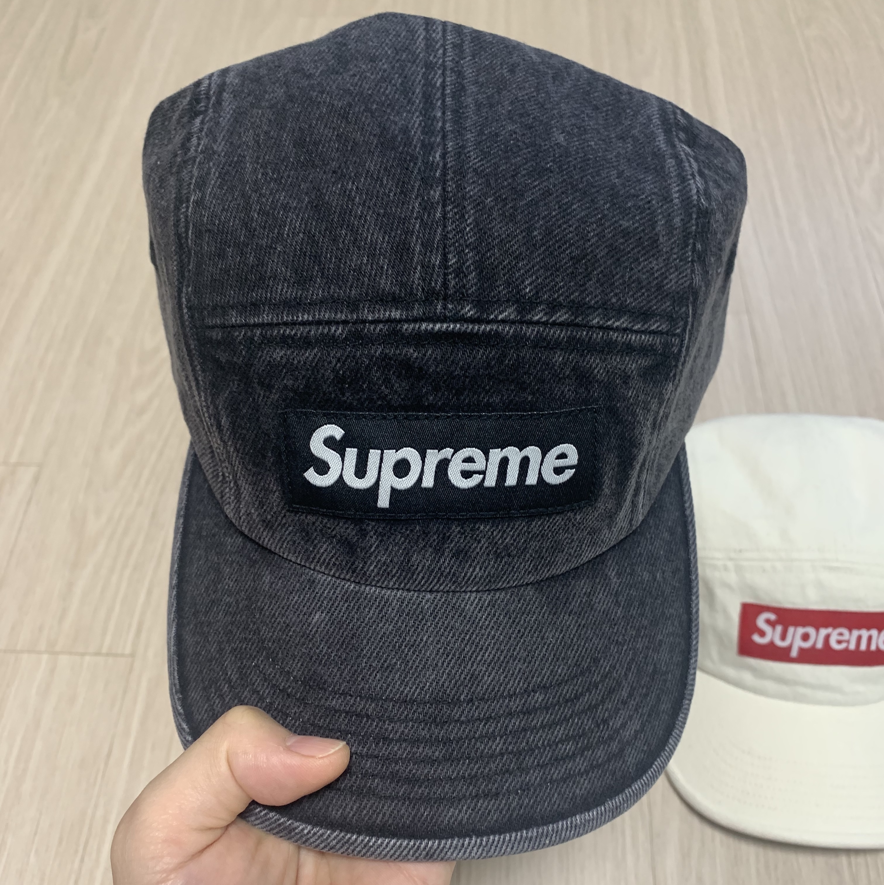 Supreme Denim Camp Cap Black - 24SS, Supreme Denim Camp Cap Dirty Indigo - 23SS 착용 스타일 - 2
