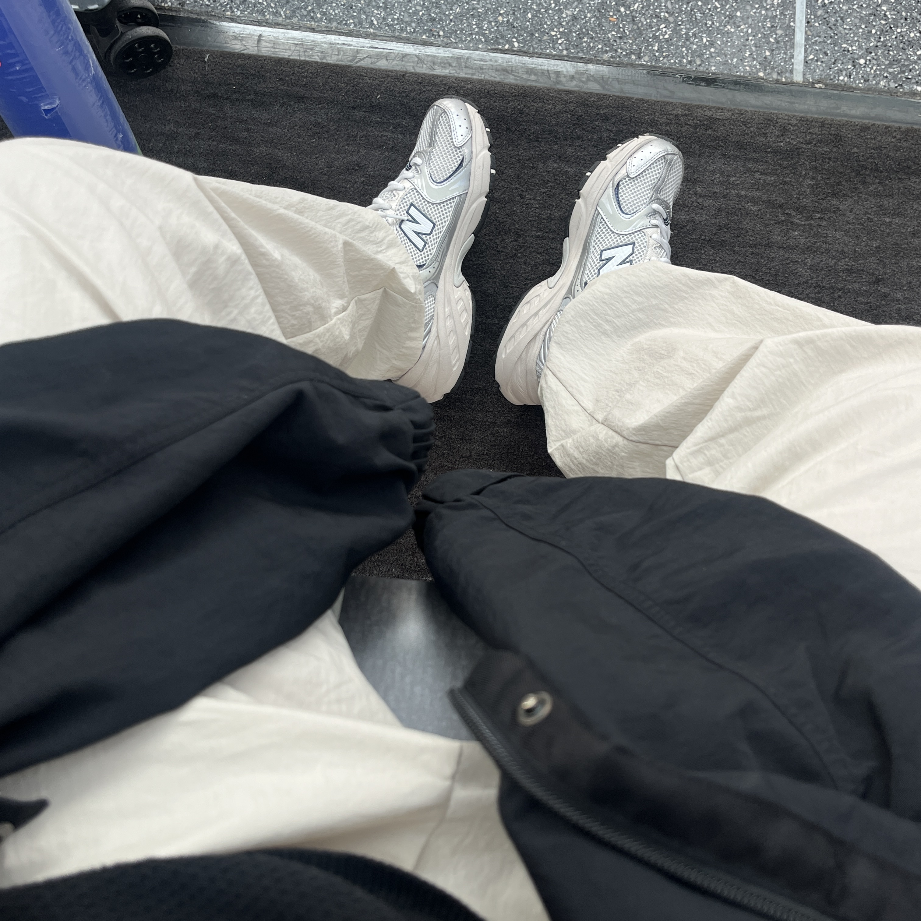 New Balance 530 Steel Grey 착용 스타일