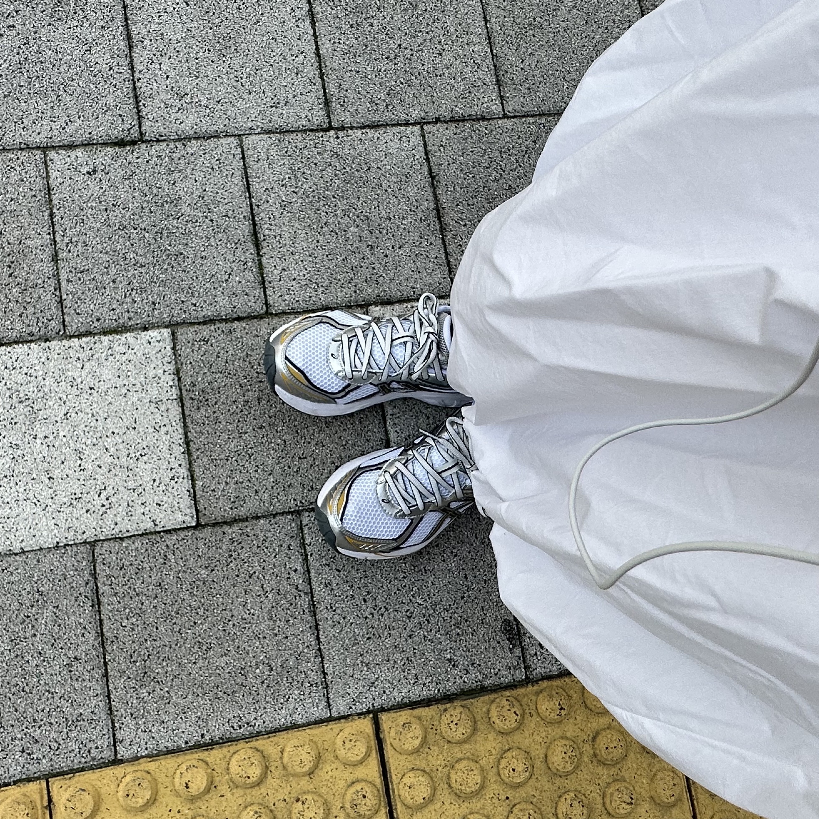 Asics GT-2160 White Pure Silver 착용 스타일
