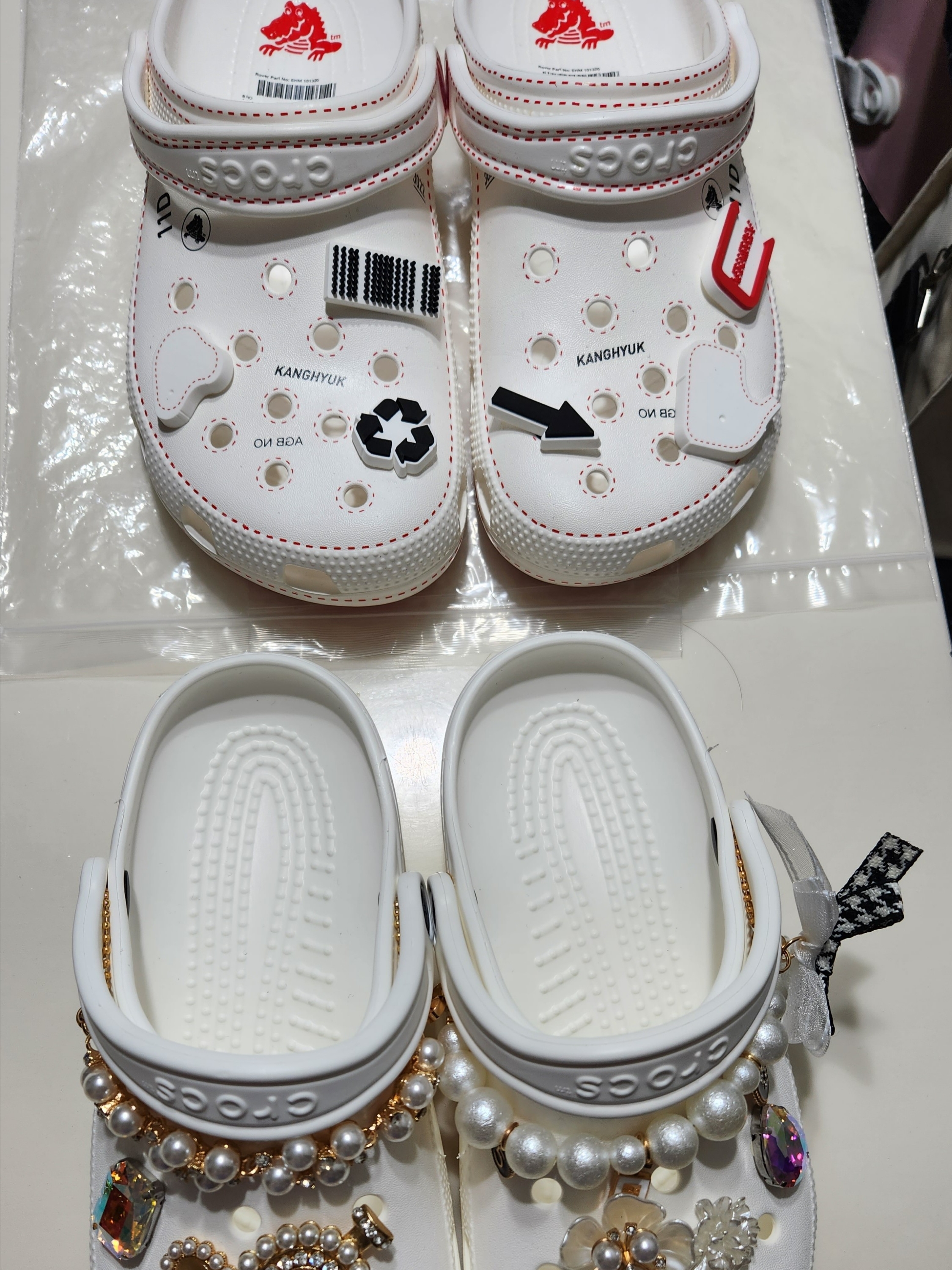 Crocs x Kanghyuk Classic Clog White, Crocs Classic Clog White 착용 스타일